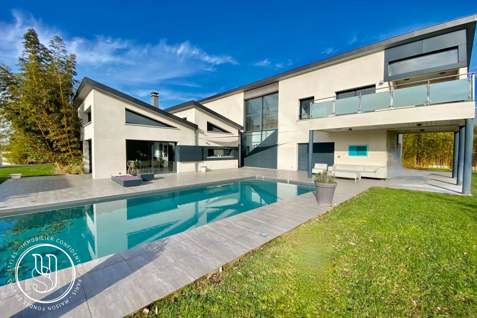 Toulouse - Nearby - Under compromise - A beautiful contemporary with pool - image 1