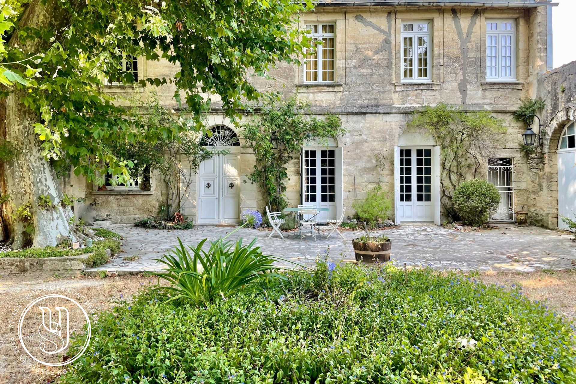 Uzès - Proche - Domaine avec son mas et ses 16ha de terres - image 4