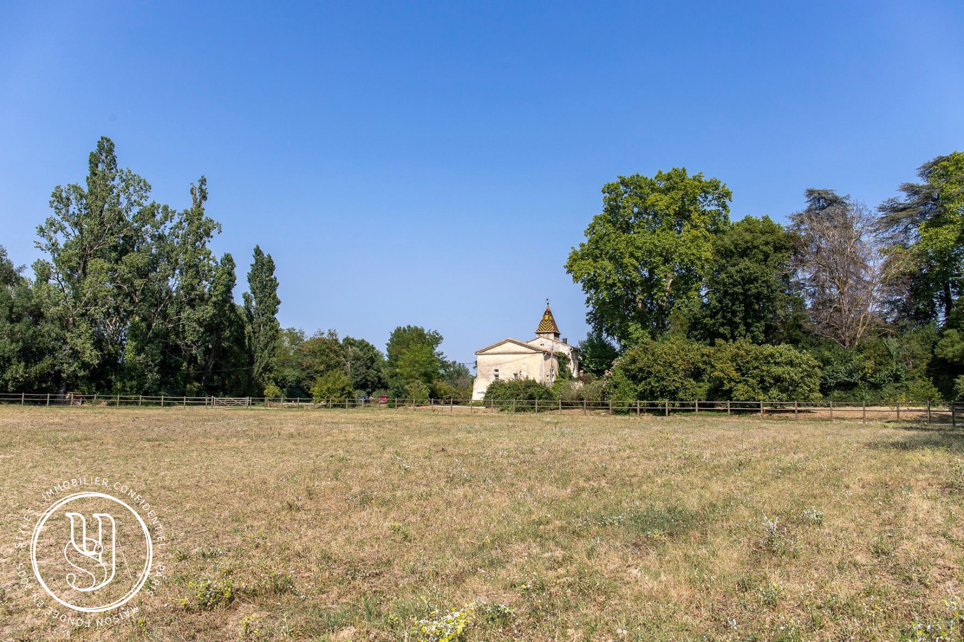 Uzès - Proche - Domaine avec son mas et ses 16ha de terres - image 8