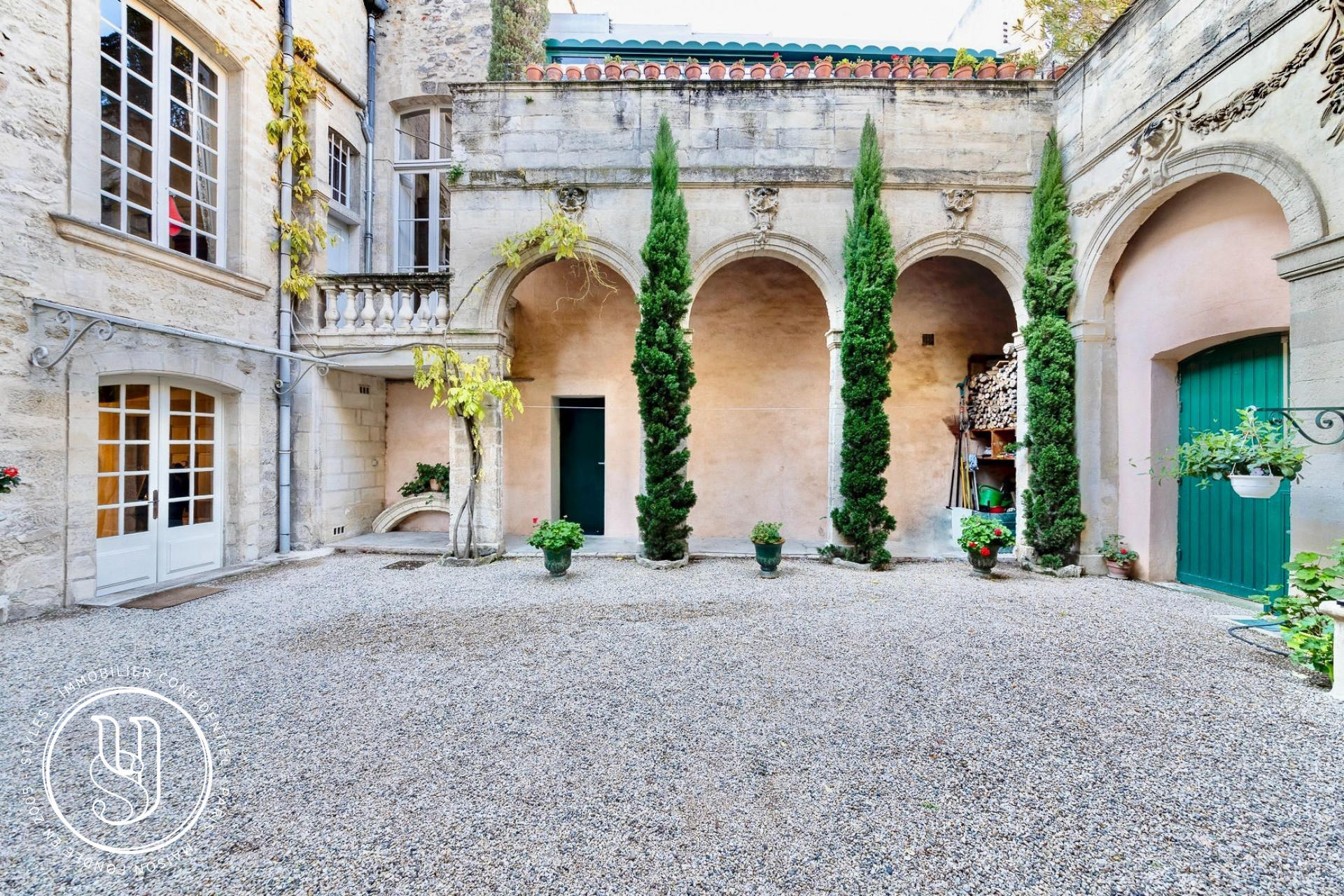 Avignon - intra muros, a charming townhouse, a Tuscany atmosphère ... - image 9