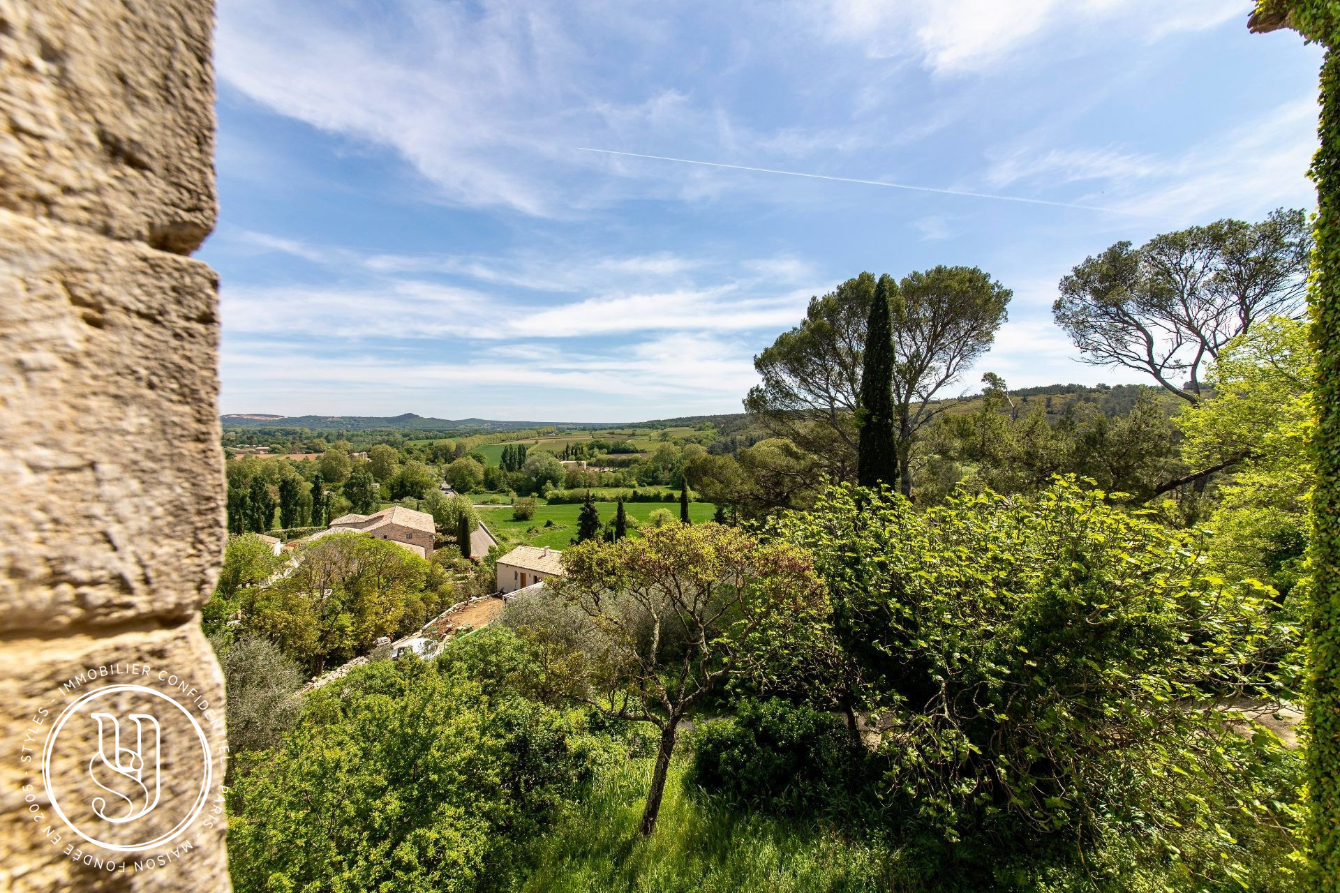 Uzès - Center, a unique property with panoramic views and character - image 4