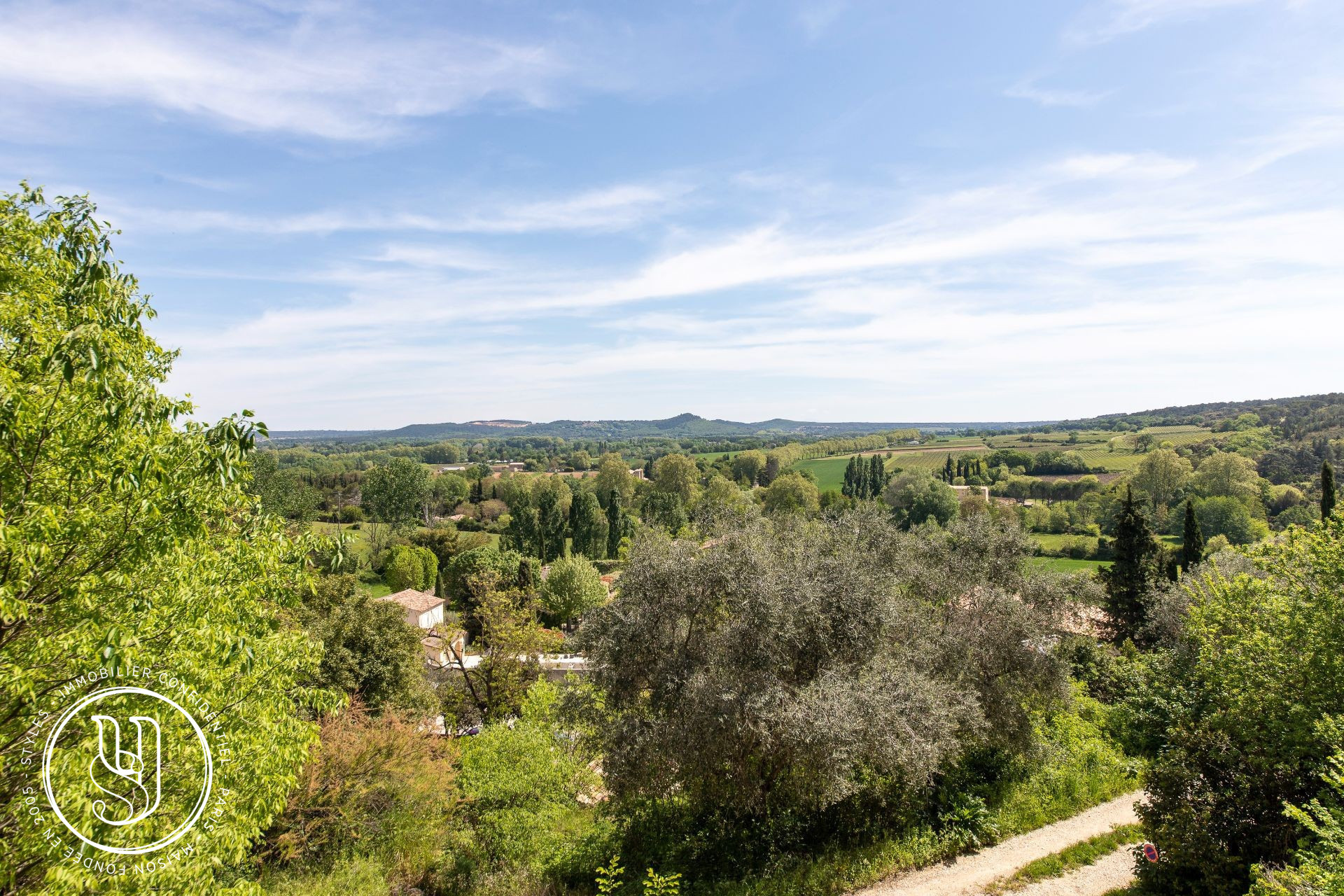 Uzès - Center, a unique property with panoramic views and character - image 15