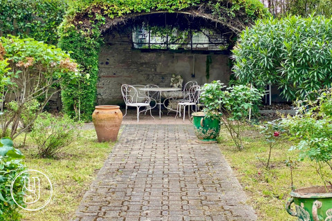 Toulouse - Under offer - A vast 19th century mansion - image 1
