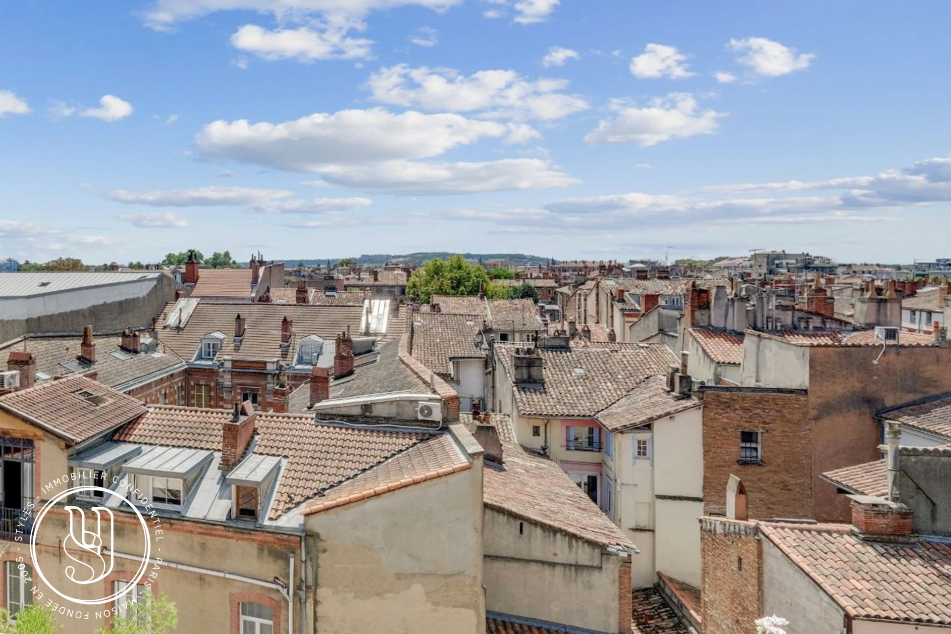 Toulouse - Triangle d'Or - Sous offre - Un appartement en dernier étage a - image 3