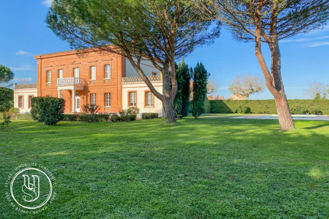 Toulouse - North of Toulouse (20min), An elegant 19th century mansion in  - image 1