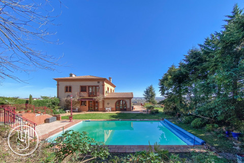 Toulouse - A family villa with open views ... - image 1