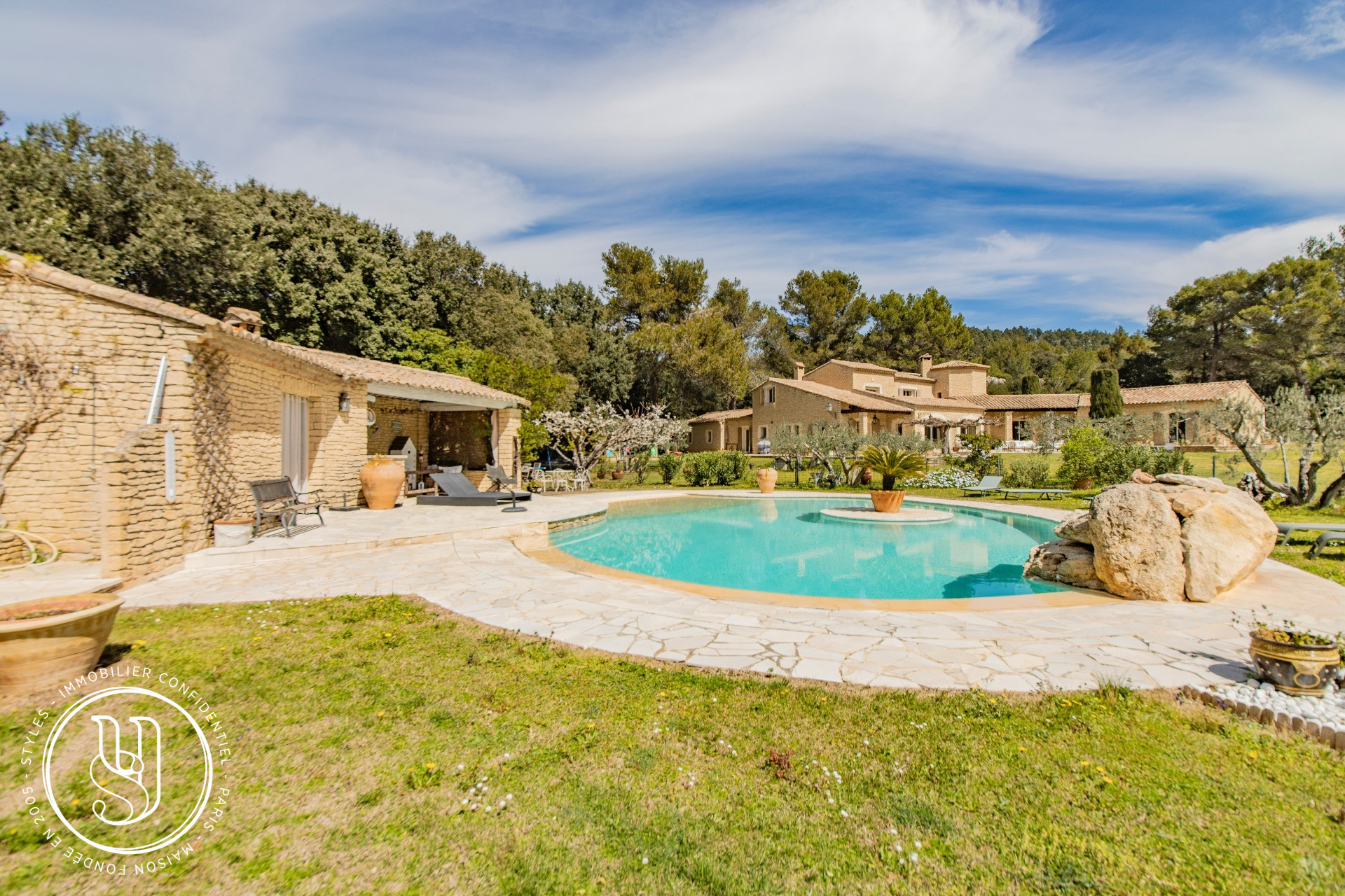 Les Baux-de-Provence - , a quiet property, in a natural and preserved setting. - image 3