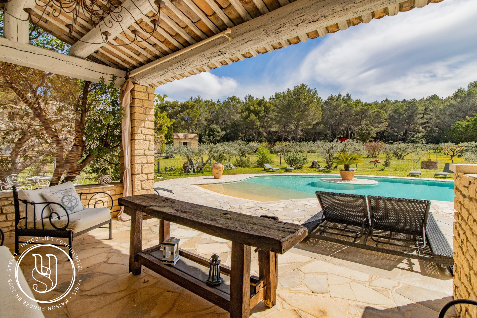 Les Baux-de-Provence - , a quiet property, in a natural and preserved setting. - image 11