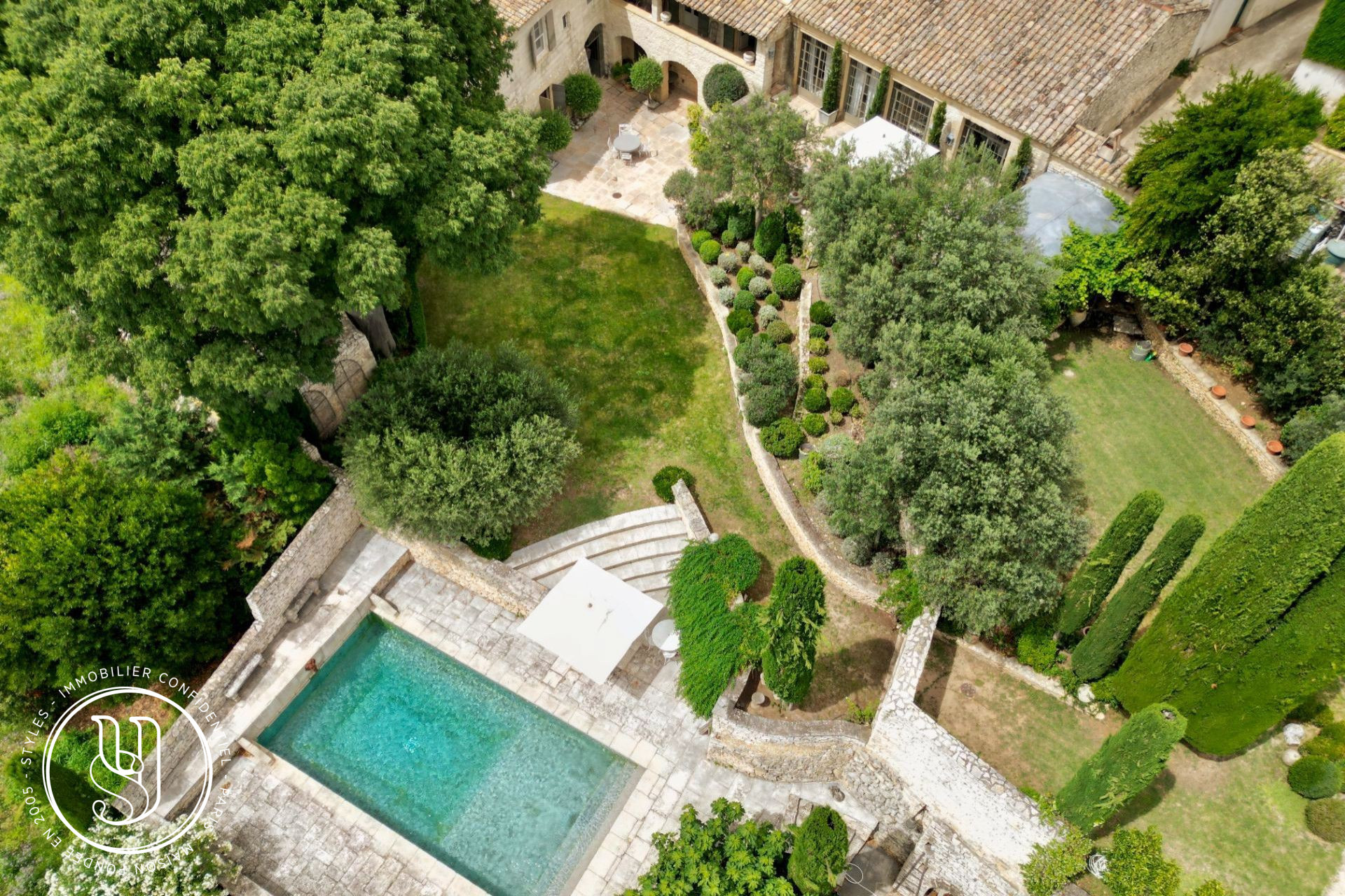 Uzès - À deux pas, superbe propriété avec vues proche de tout - image 14