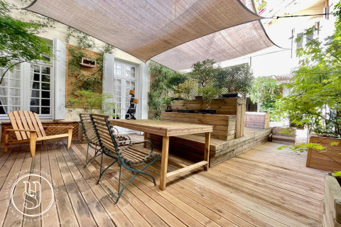 Montpellier - Under offer, near Ecusson - apartment with terrace and parking - image 1