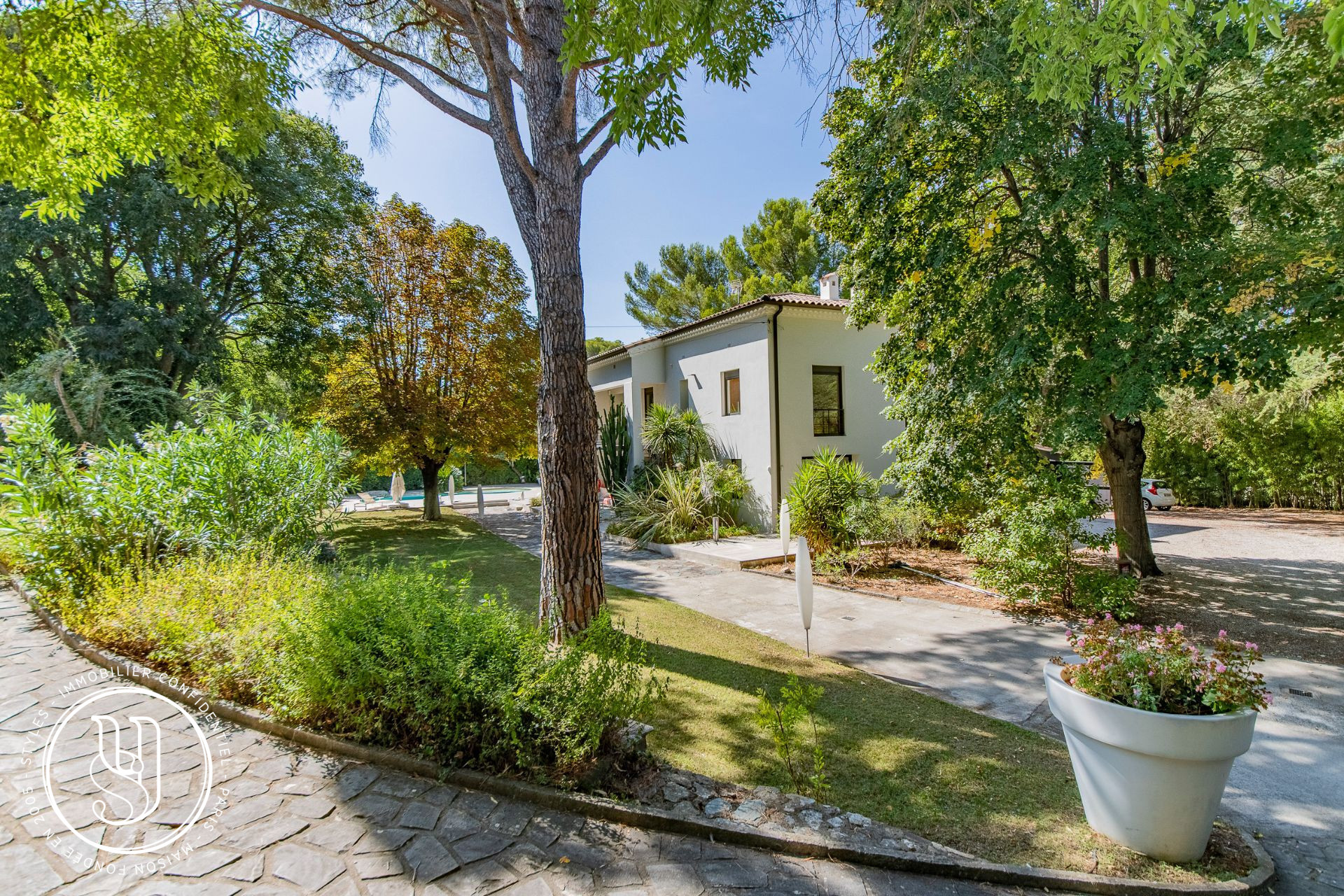 Nîmes - à deux pas des Jardins de la Fontaine - image 7