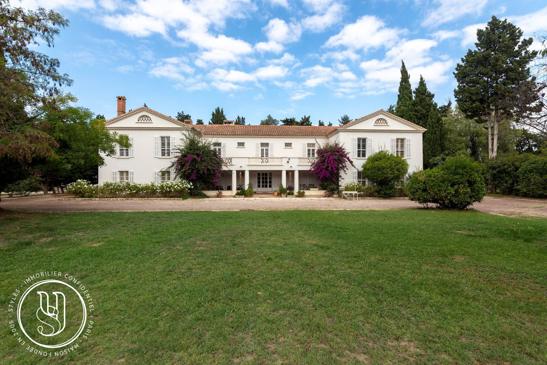 Arles - A property nestled in the heart of a magnificent park - image 5