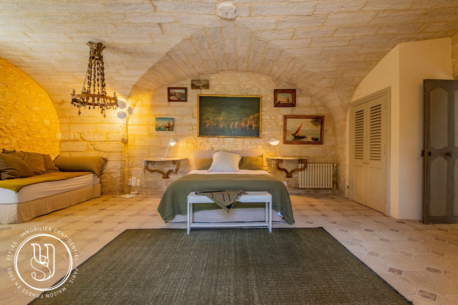 Uzès - A stone''s throw away, superb property with views close to eve - image 18