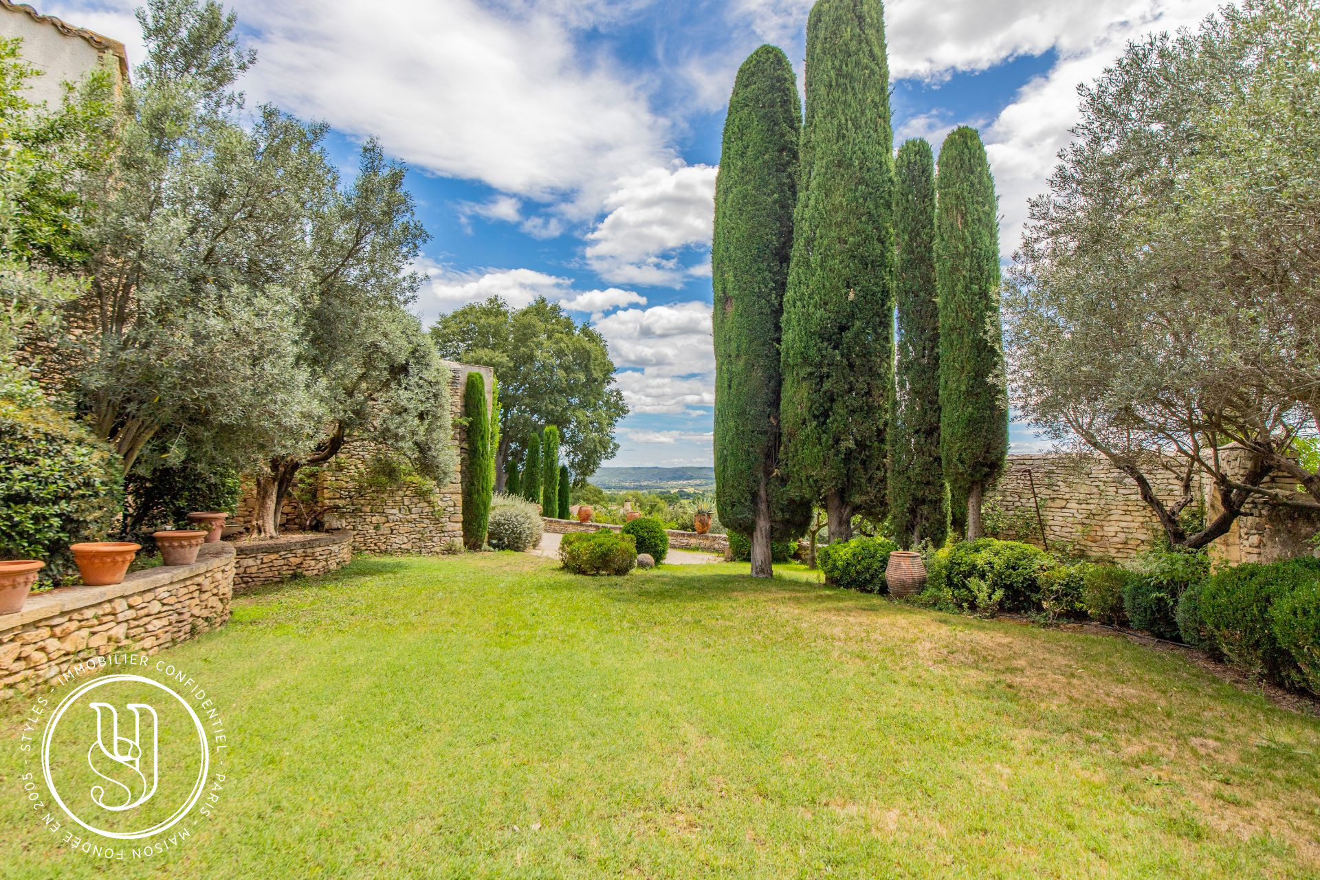 Uzès - À deux pas, superbe propriété avec vues proche de tout - image 12