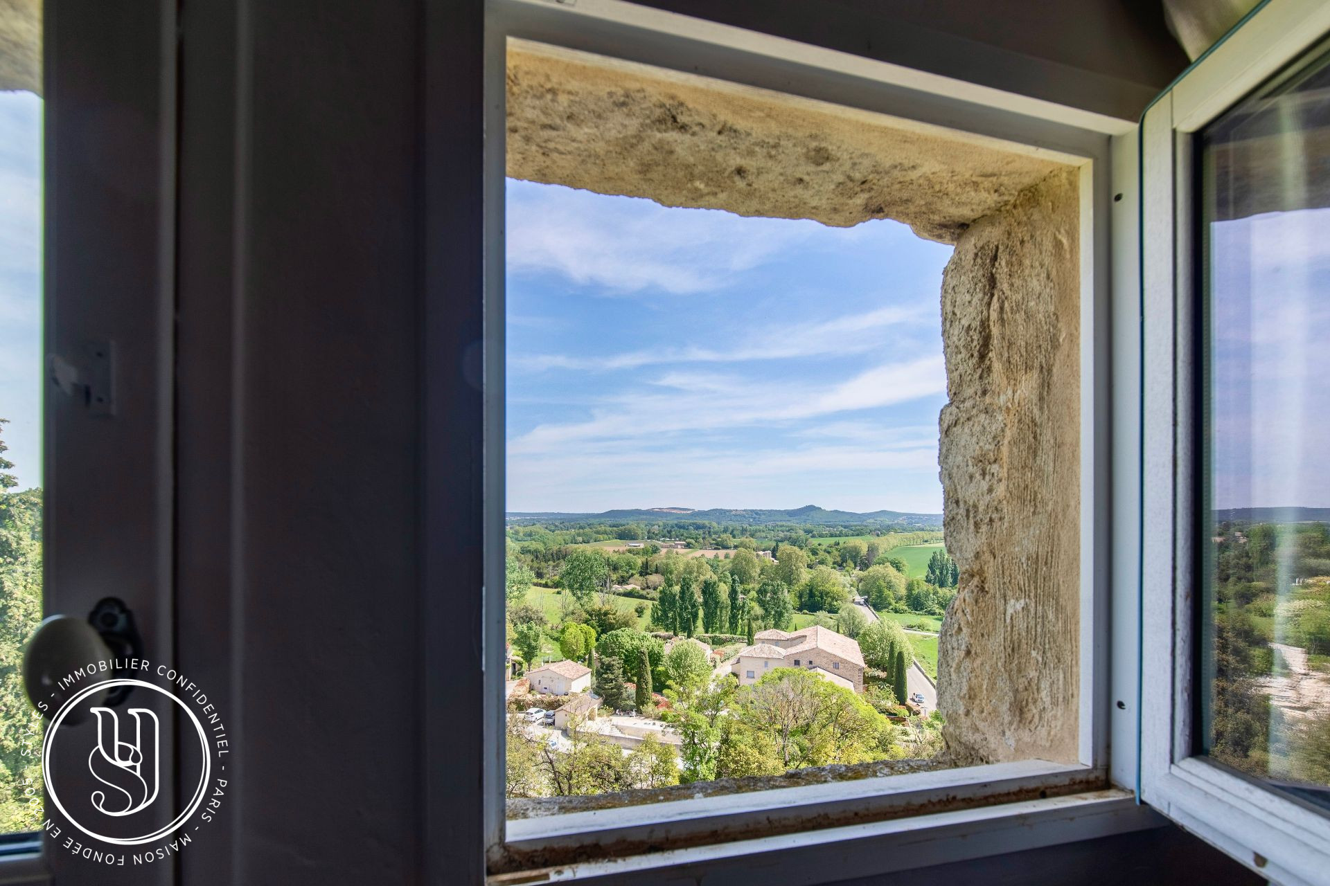 Uzès - Centre - Propriété unique avec vues panoramiques - image 9