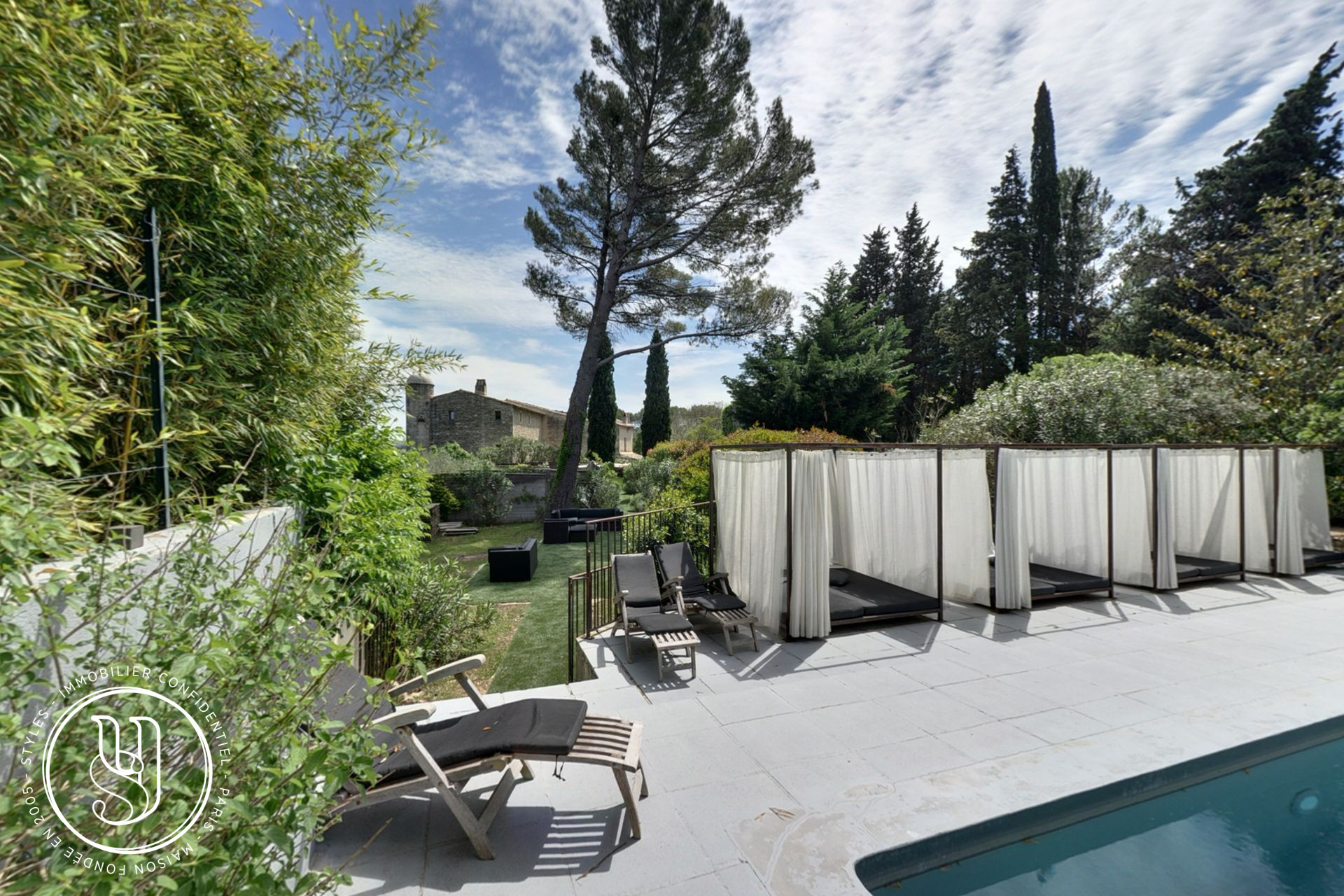 Uzès - Center, a unique property with panoramic views and character - image 19