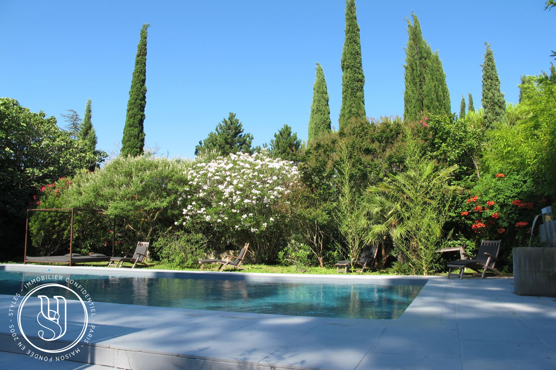 Uzès - Center, a unique property with panoramic views and character - image 8