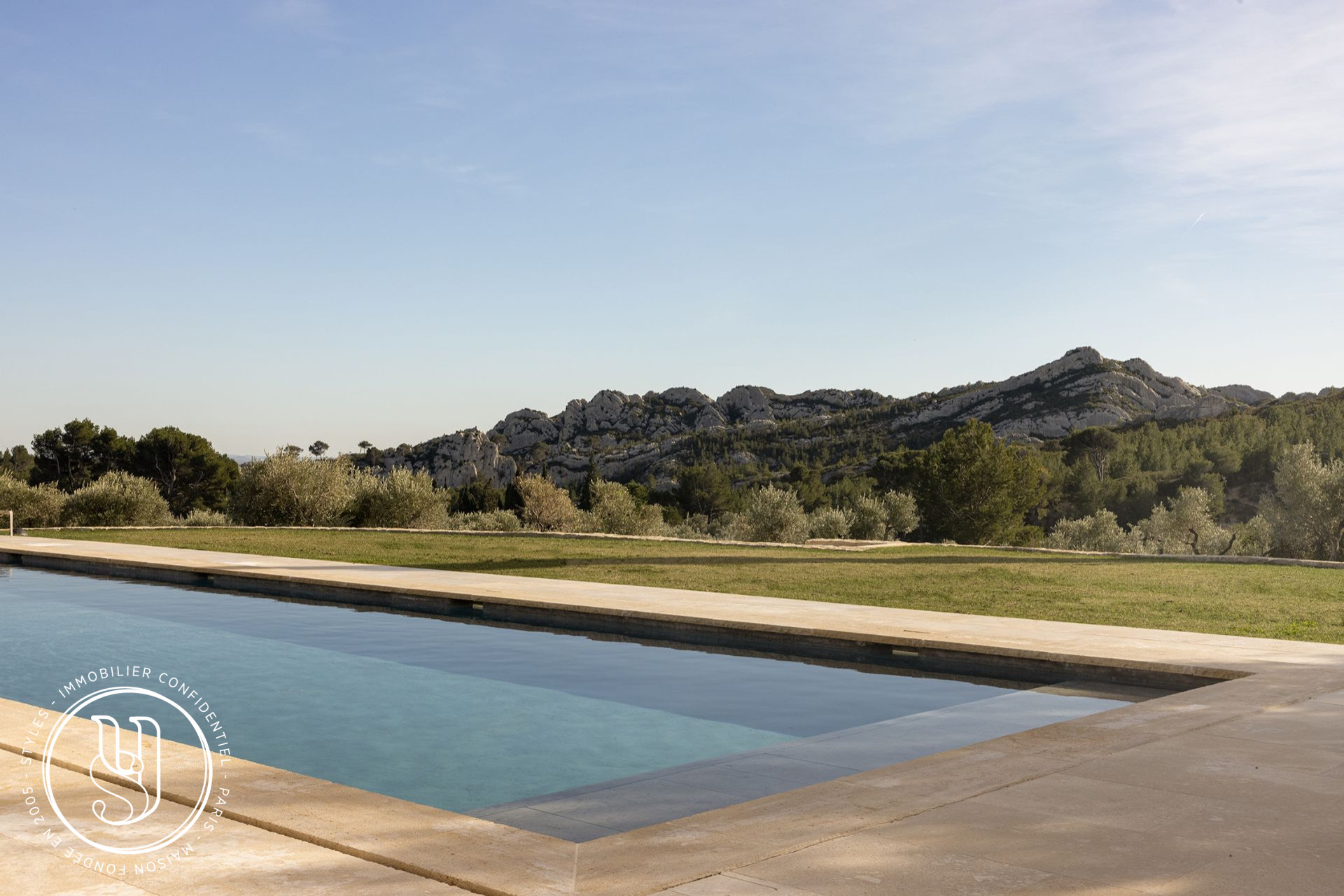 Saint-Rémy-de-Provence - nearby, panoramic views, an unspoilt setting, an exceptional p - image 10