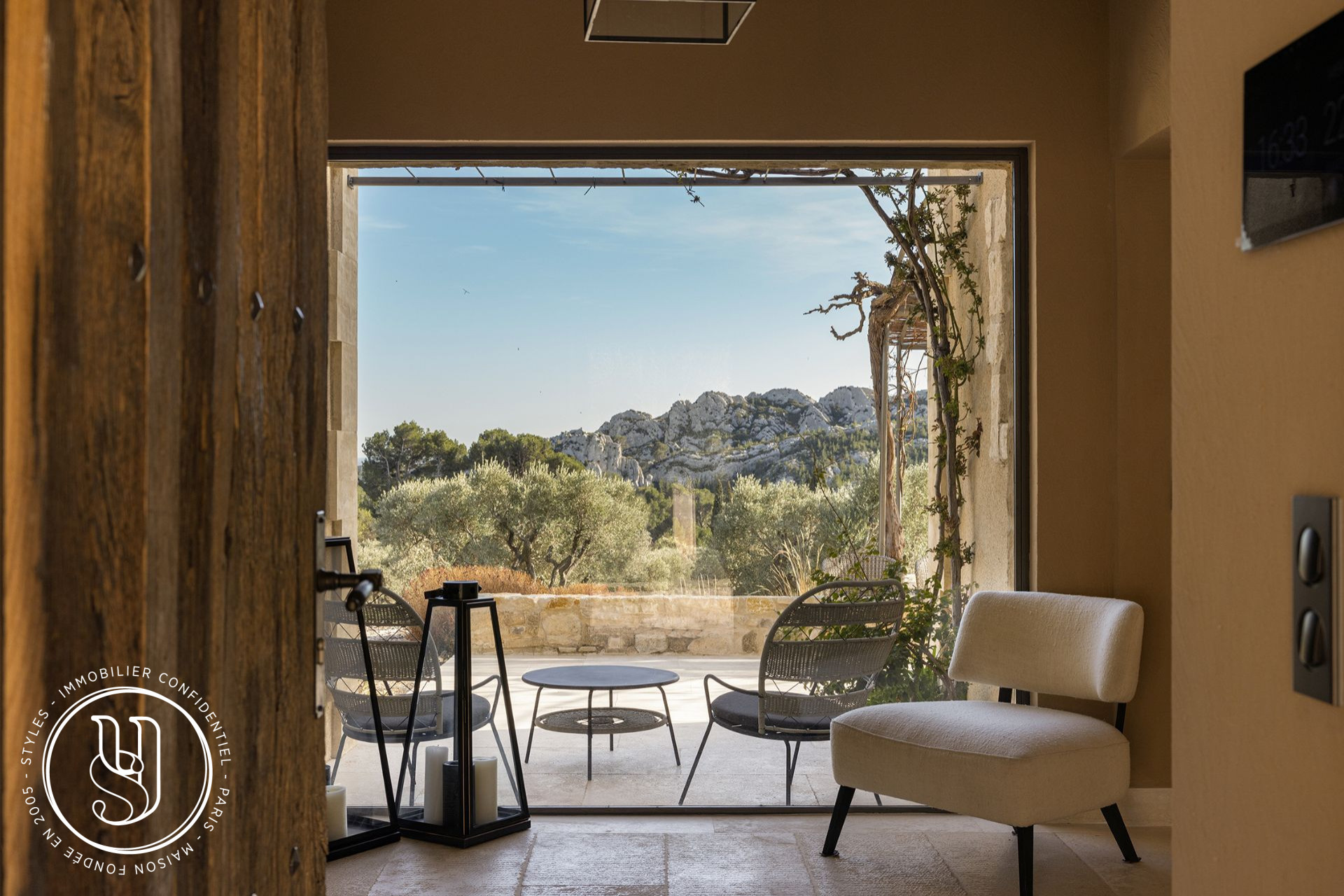 Saint-Rémy-de-Provence - nearby, panoramic views, an unspoilt setting, an exceptional p - image 2