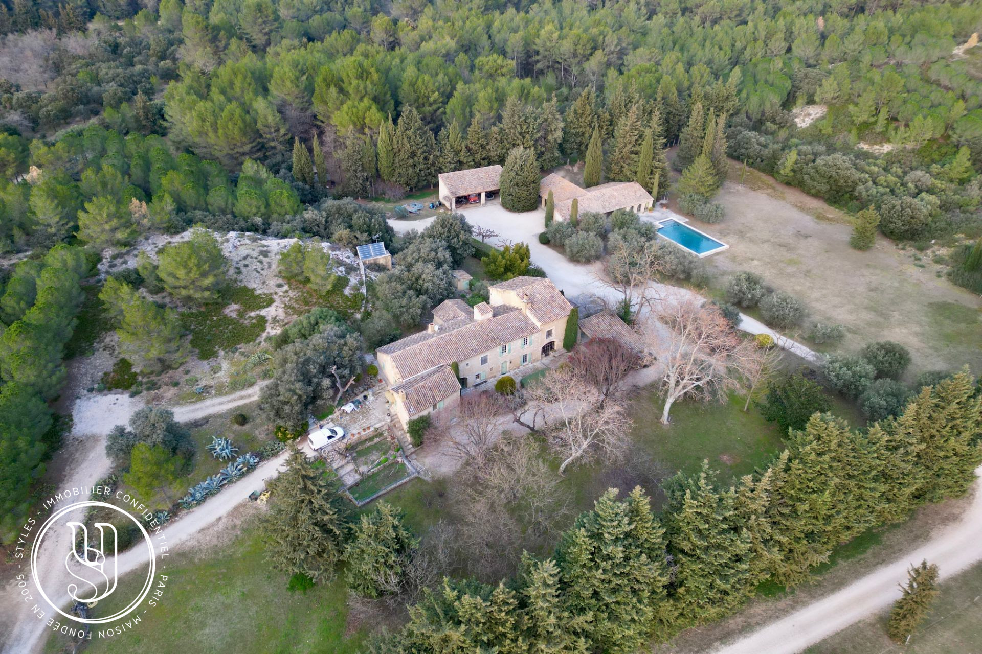 Saint-Rémy-de-Provence - in the countryside - Fabulous 28ha estate - image 3