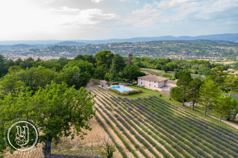 Saignon - a Provençal countryside with breathtaking views - image 1