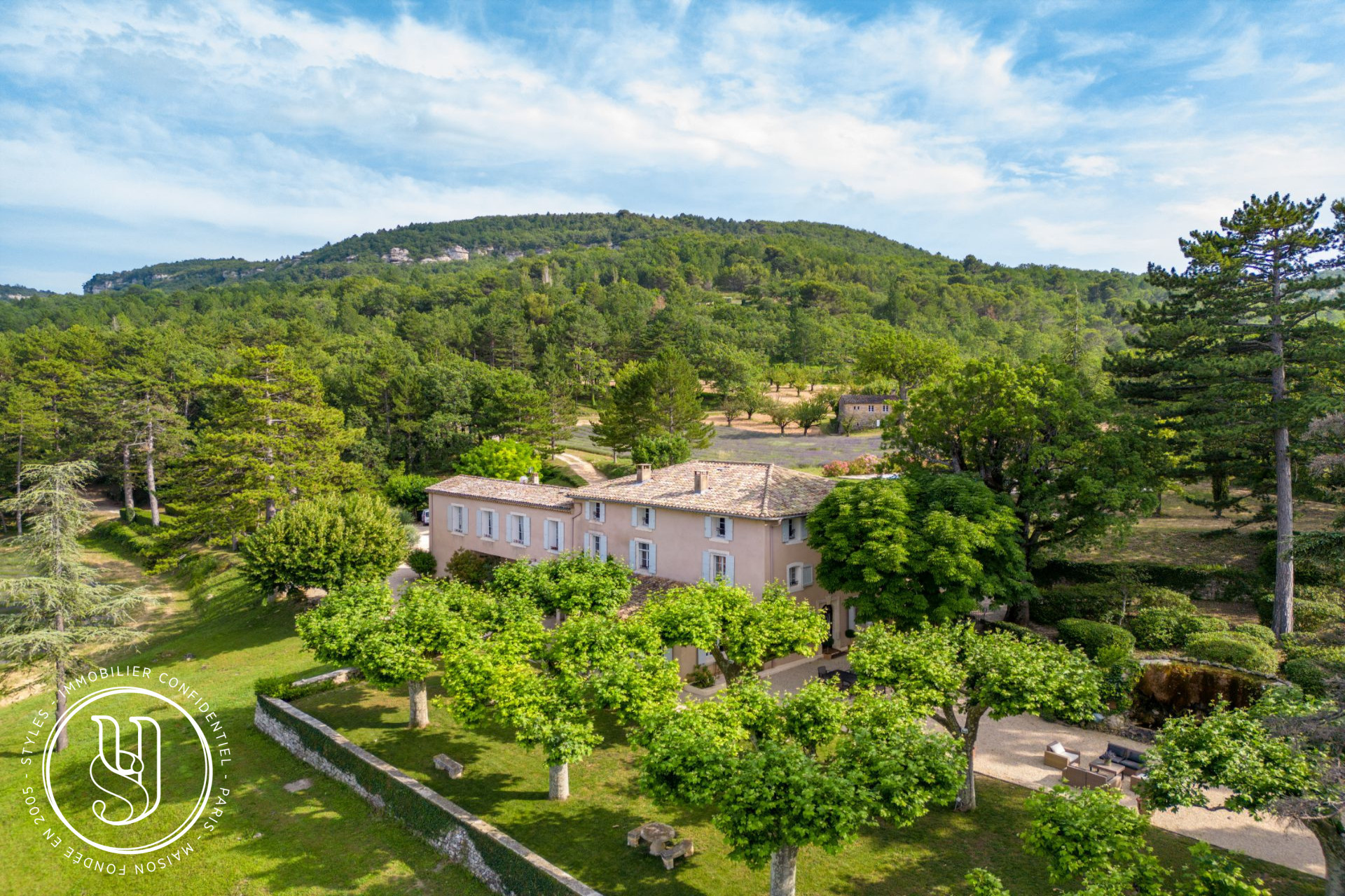 Saignon - a Provençal countryside with breathtaking views - image 14