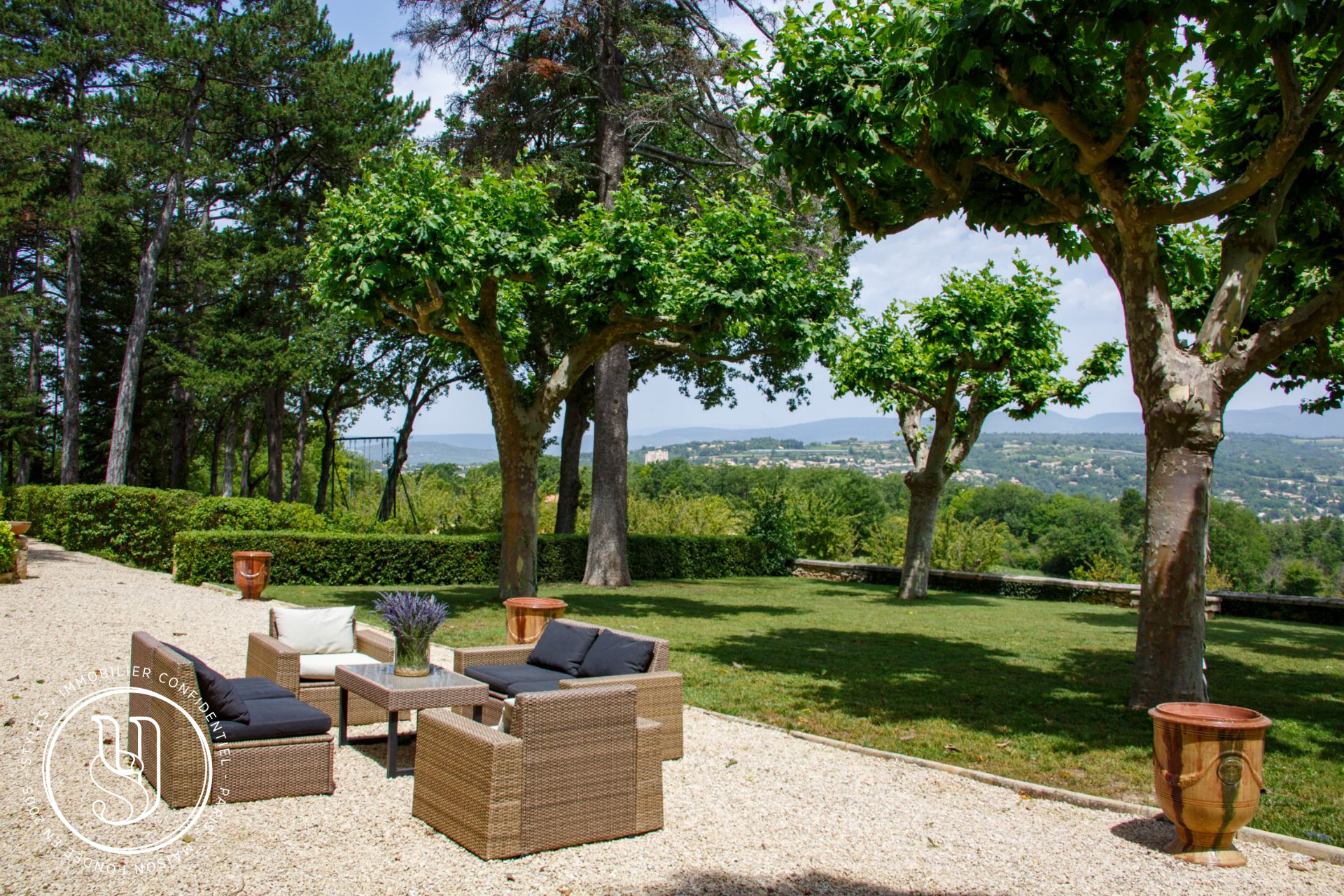 Saignon - a Provençal countryside with breathtaking views - image 10