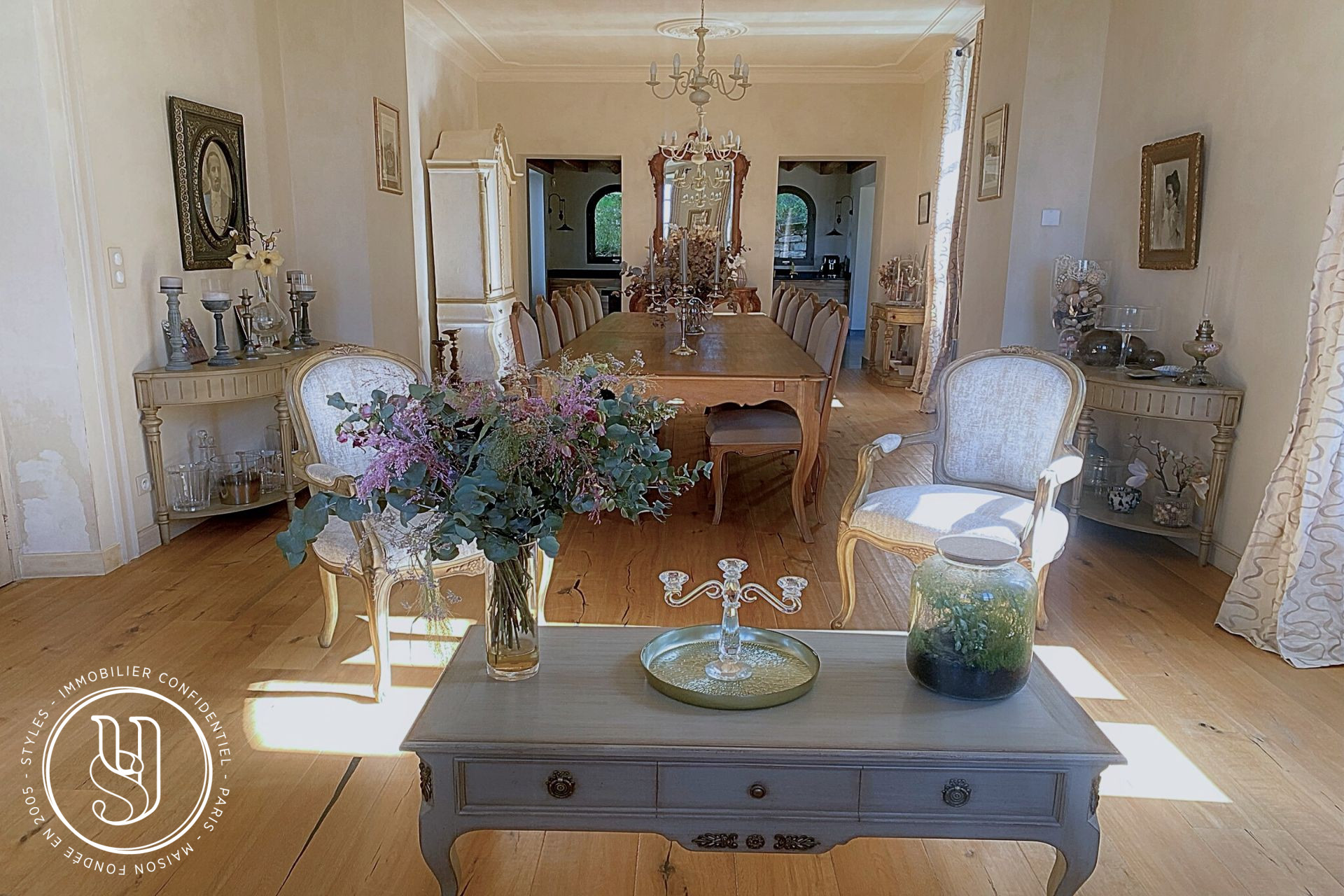 Saint-Rémy-de-Provence - nearby, a superb country house with a preserved character - image 4