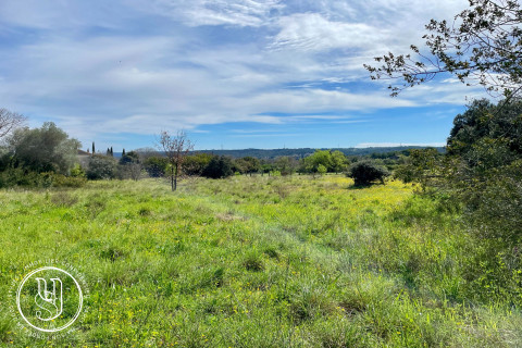 Uzès - centre à pied, un beau terrain  - image 1