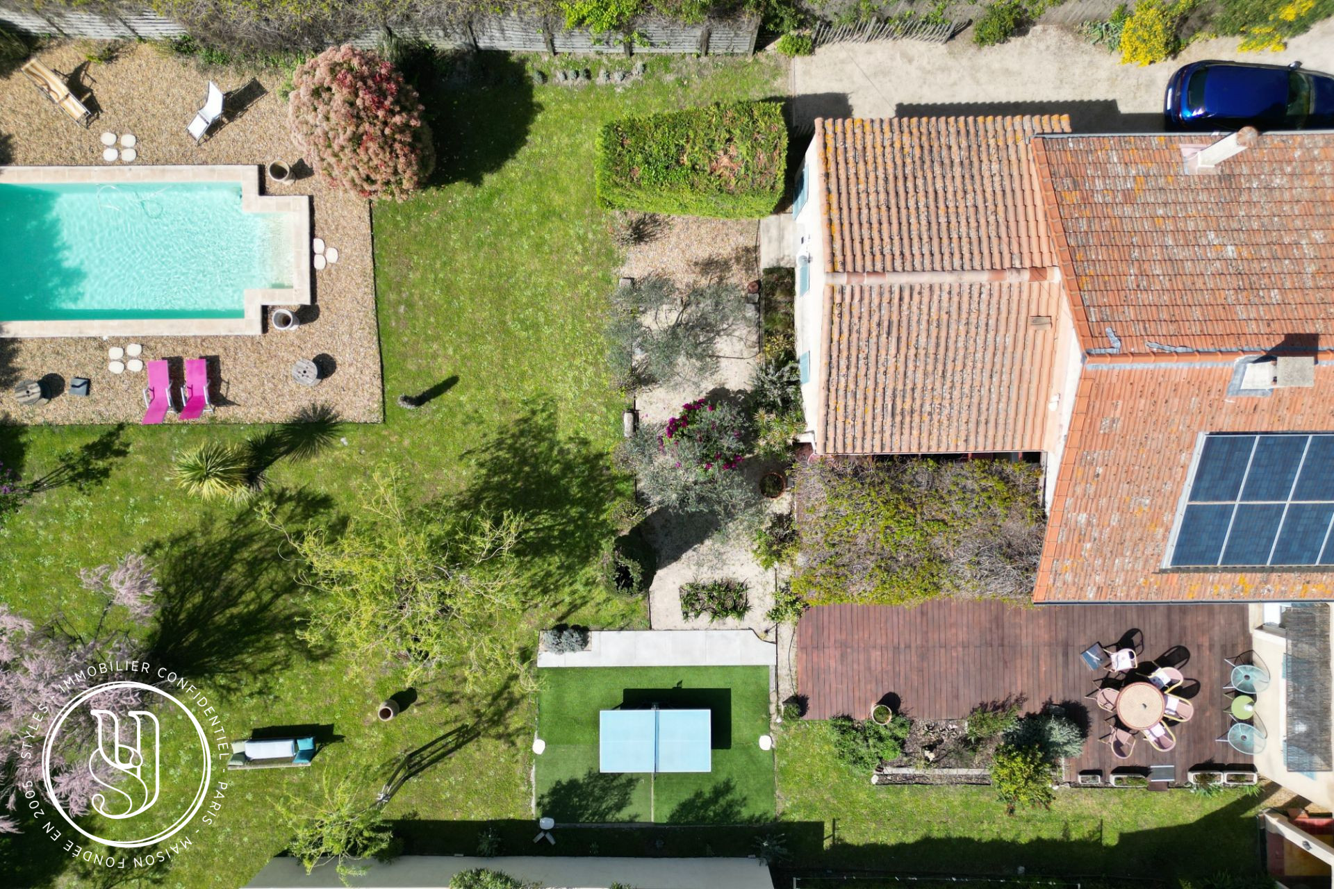 Saint-Rémy-de-Provence - centre on foot, a superb 50s house with its garden - image 7