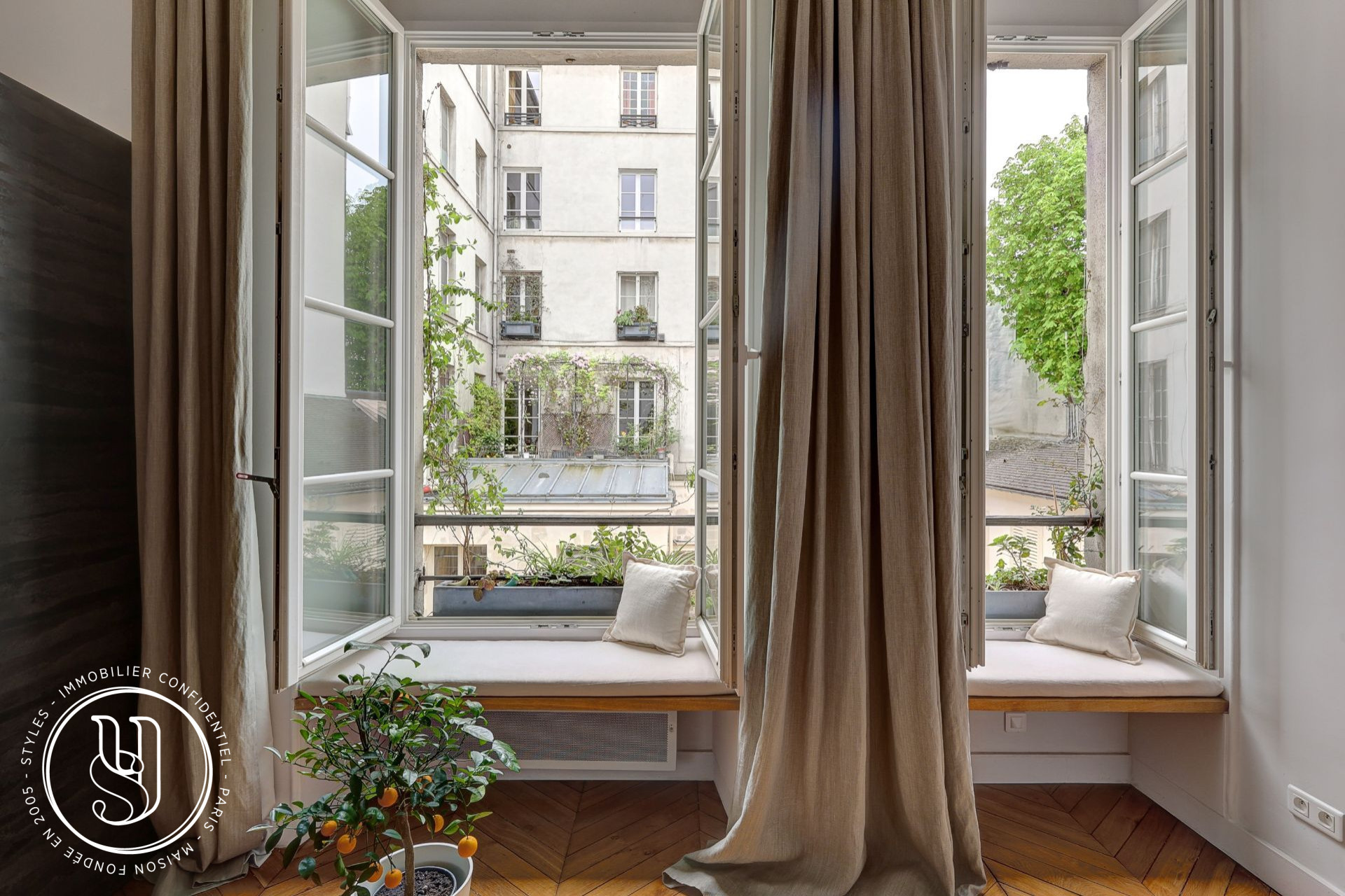 Paris - rue Jacob - Spacious studio in perfect condition close to Plac - image 4