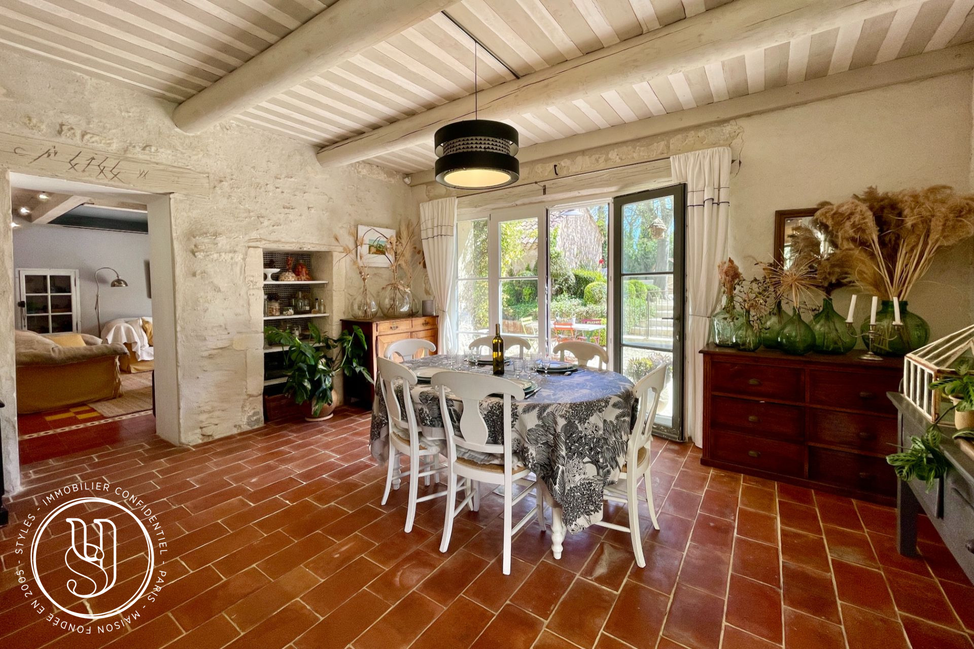 Saint-Rémy-de-Provence - near the center, a charming farmhouse, quiet, confidential are - image 7