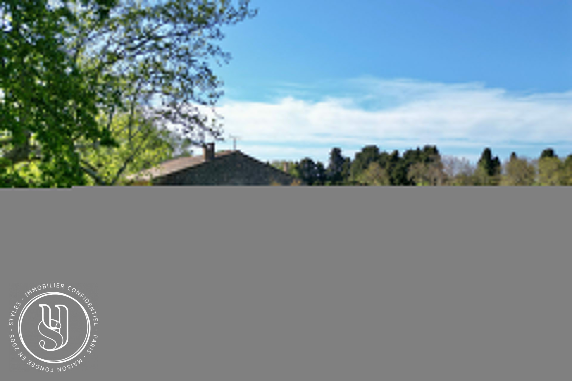 Eygalières - near the center of the village, so quiet, Alpilles views - image 8