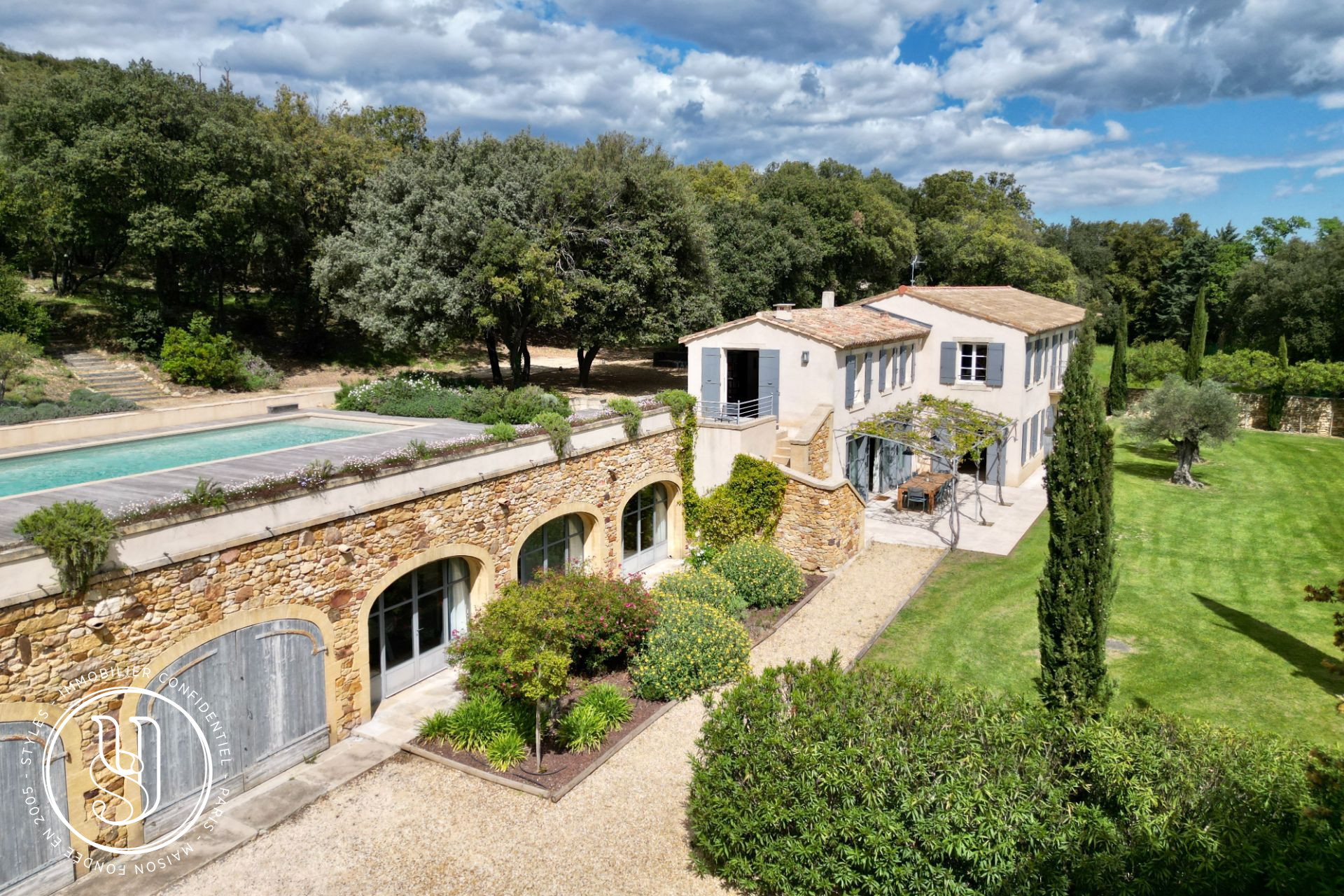 Uzès - nearby - an old house with perfect renovation, in the greenery - image 18