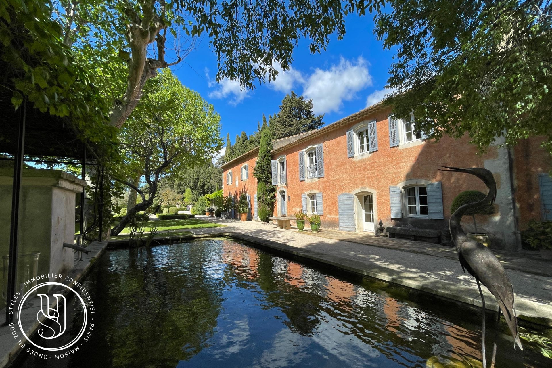 Saint-Rémy-de-Provence - close to the town center, a large Provencal farmhouse with uns - image 15