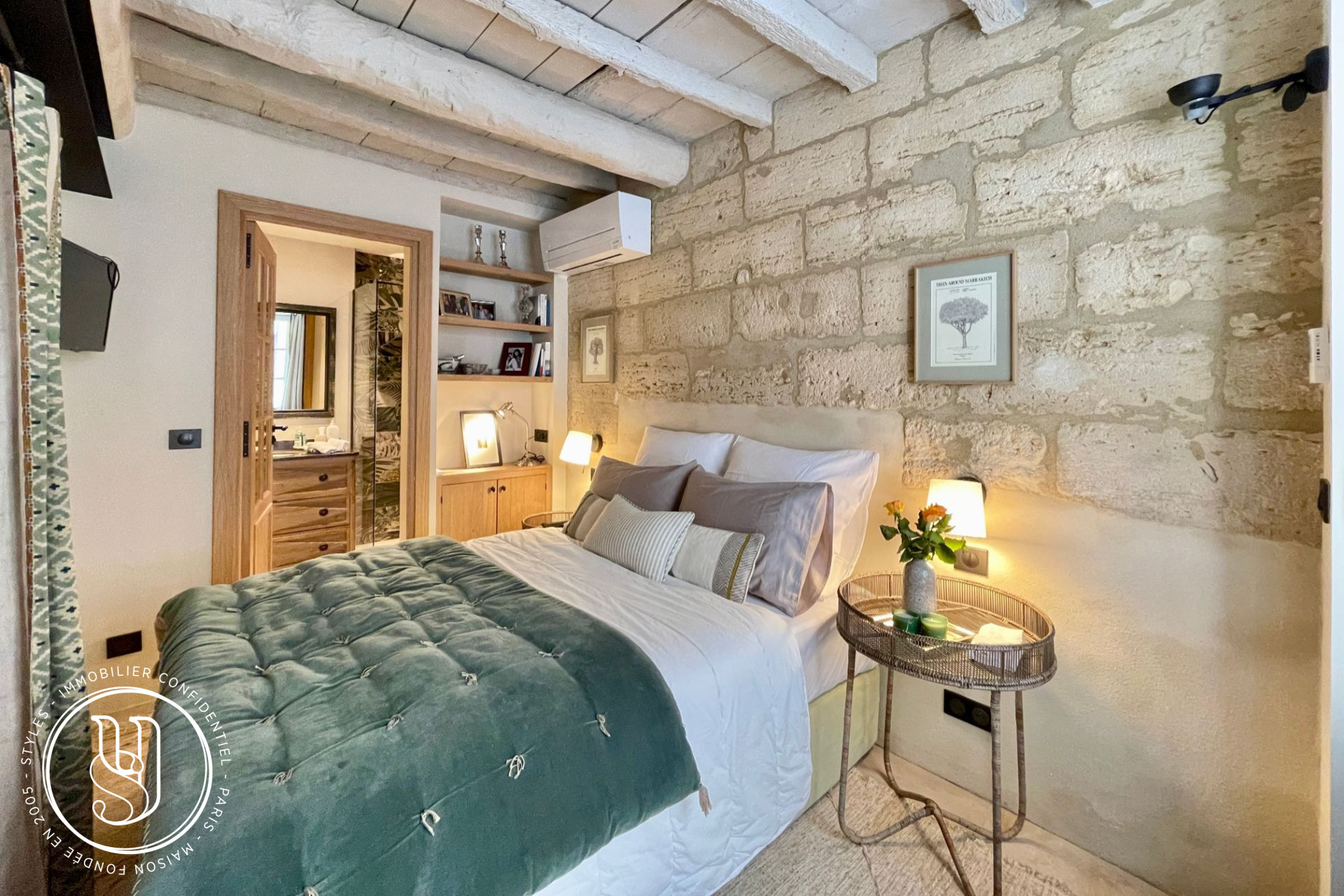 Uzès - Place aux Herbes à pied, une rénovation de grande qualité - image 16