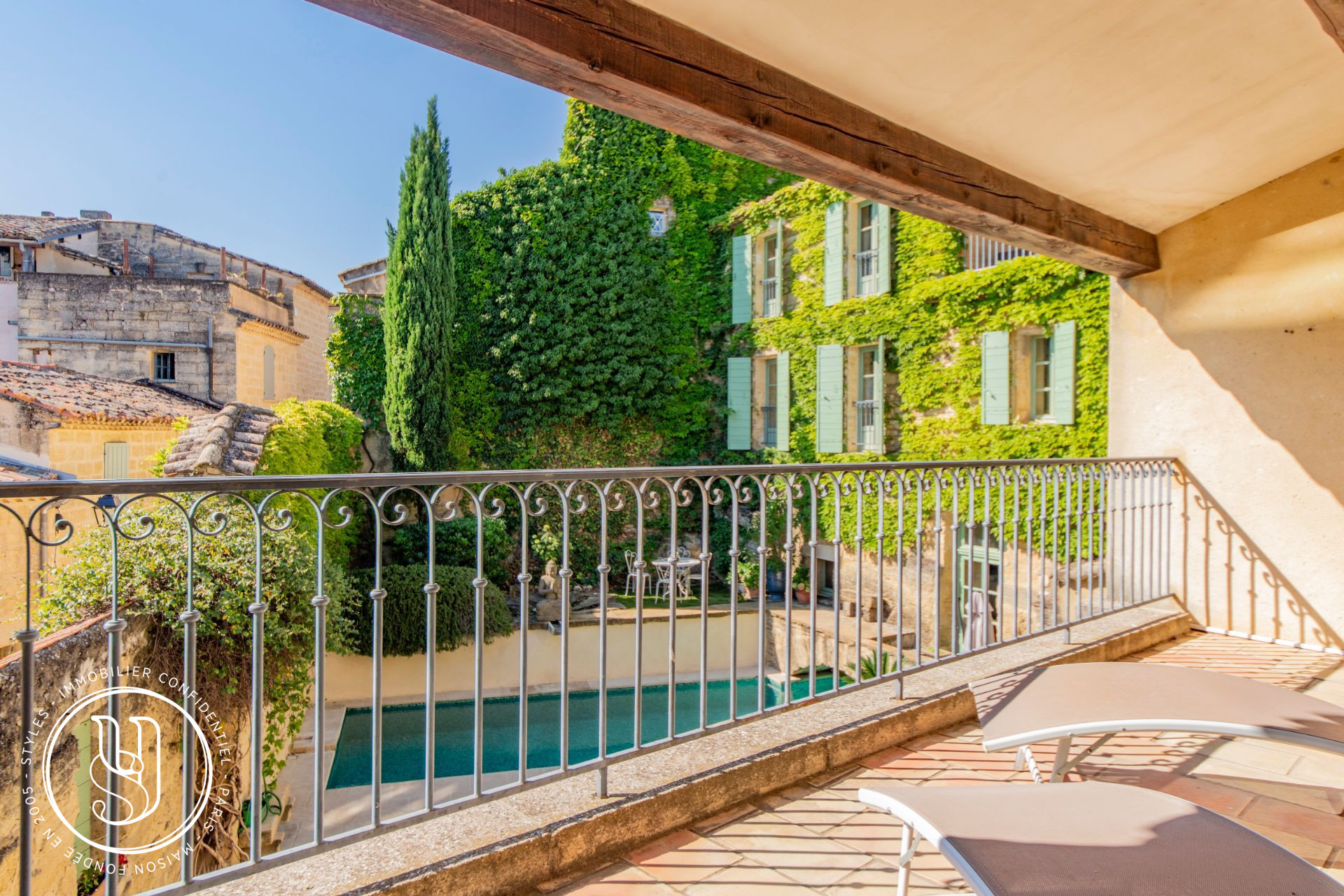 Uzès - proche, dans un village prisé, une superbe maison de caractère - image 12