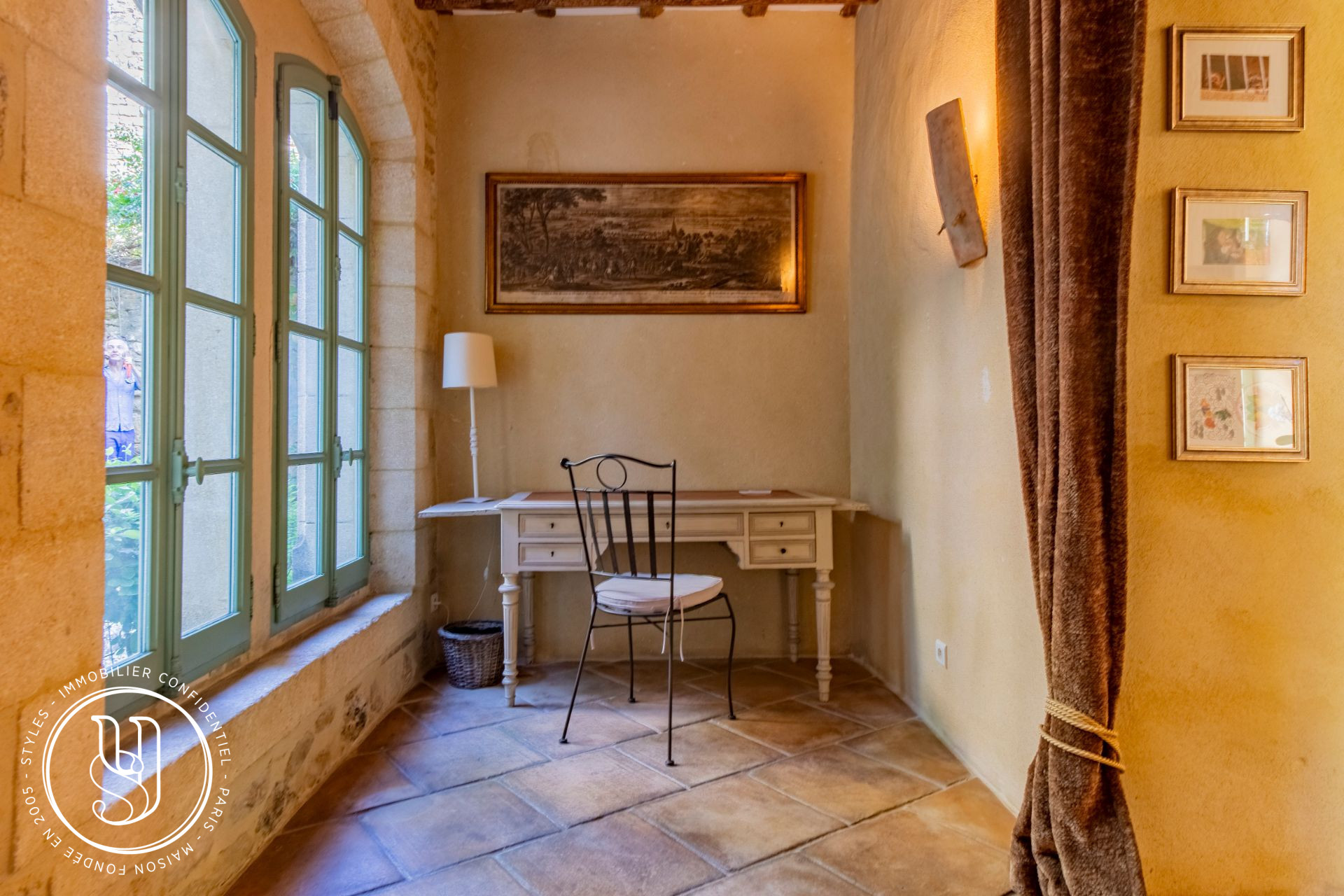 Uzès - proche, dans un village prisé, une superbe maison de caractère - image 16
