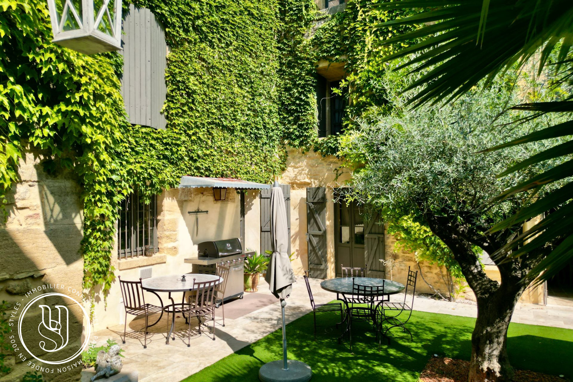 Uzès - nearby, in a lively village, superb townhouse - image 13