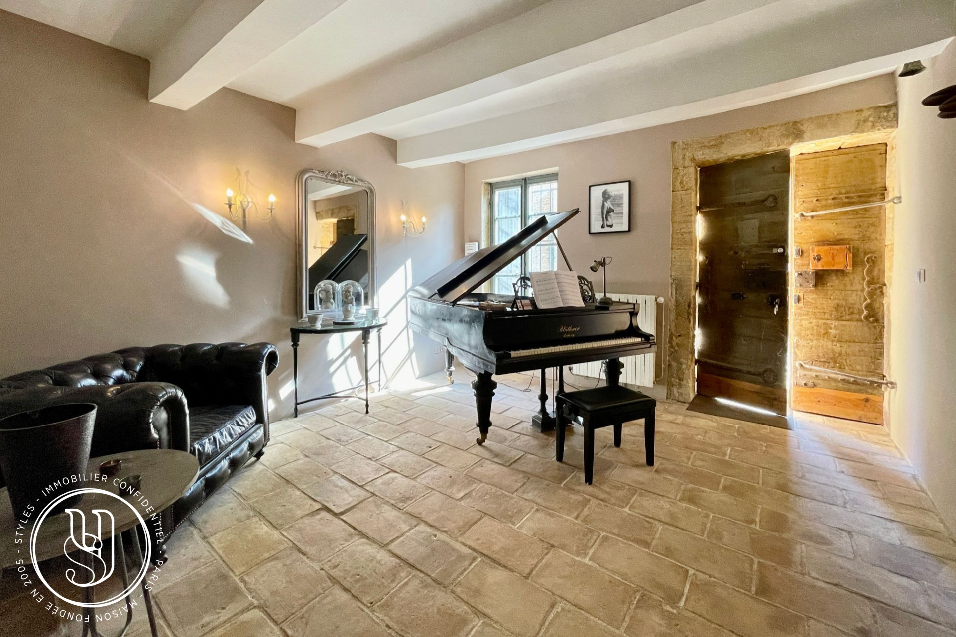 Uzès - nearby, in a lively village, superb townhouse - image 5
