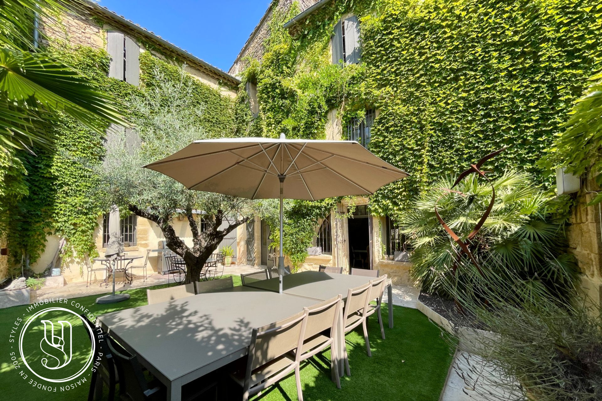 Uzès - nearby, in a lively village, superb townhouse - image 11