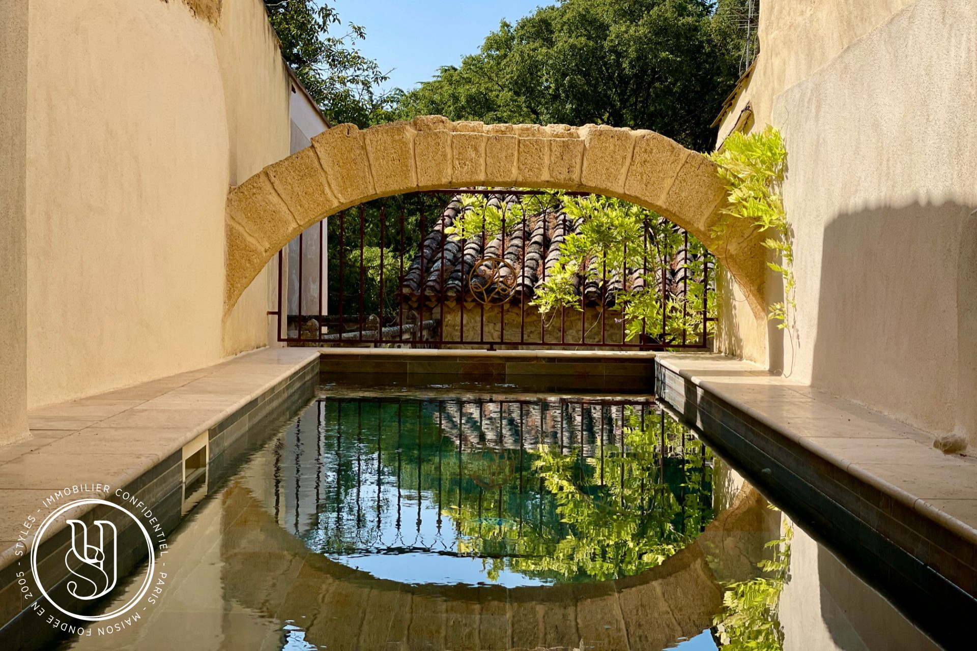 Uzès - nearby, in a lively village, superb townhouse - image 17