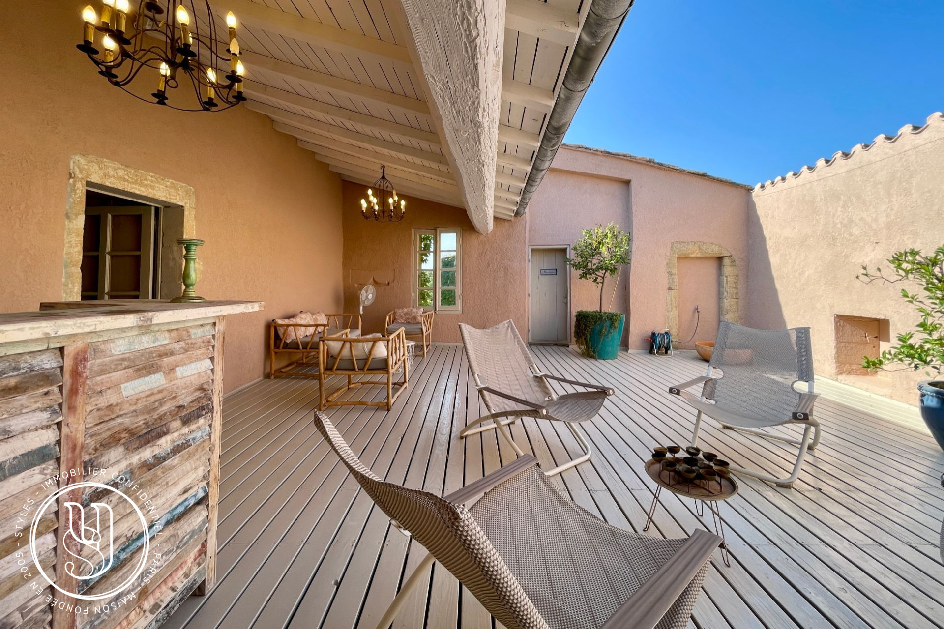 Uzès - nearby, in a lively village, superb townhouse - image 19