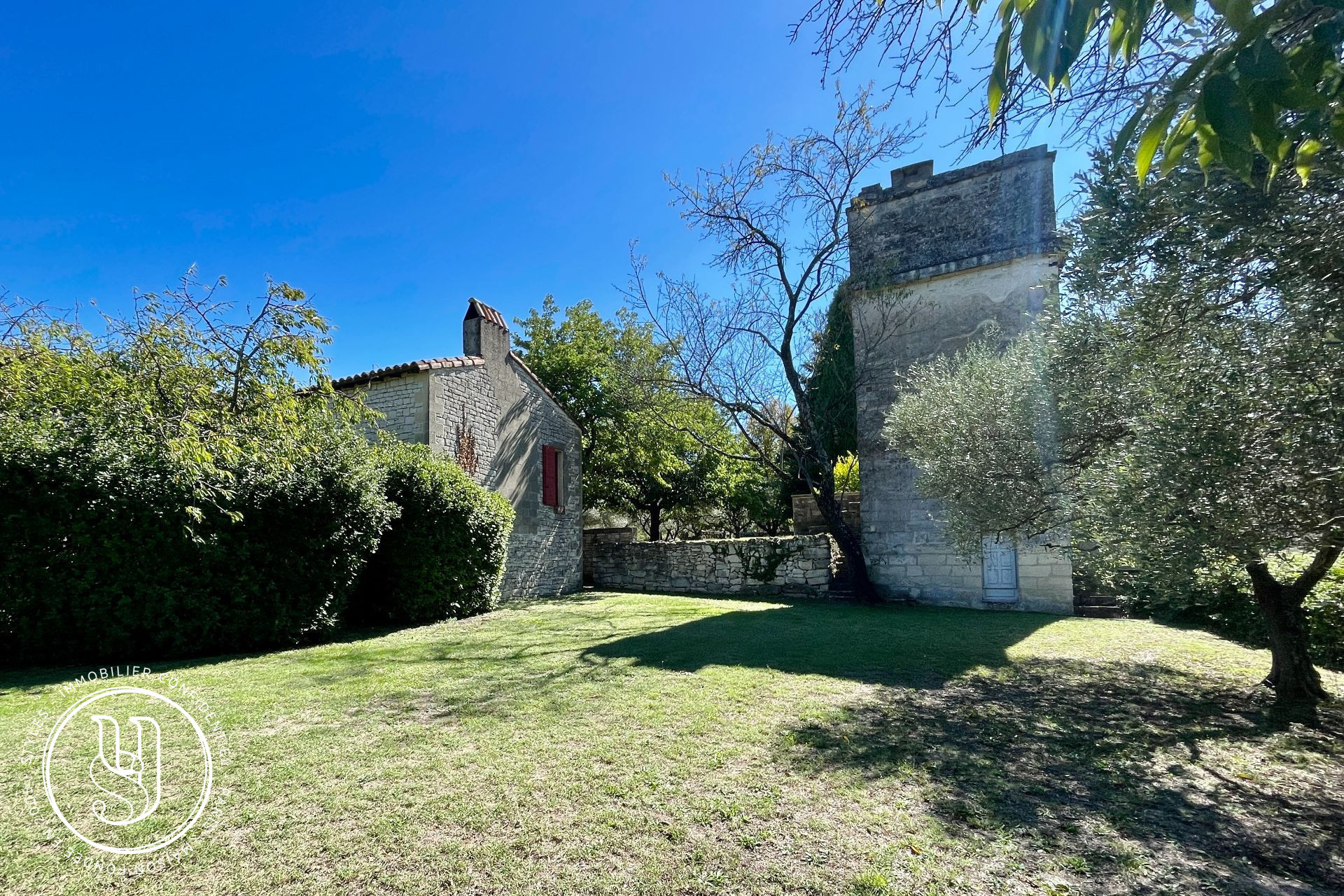 Uzès - 10 minutes walk from Place aux Herbes, surrounded by nature - image 16