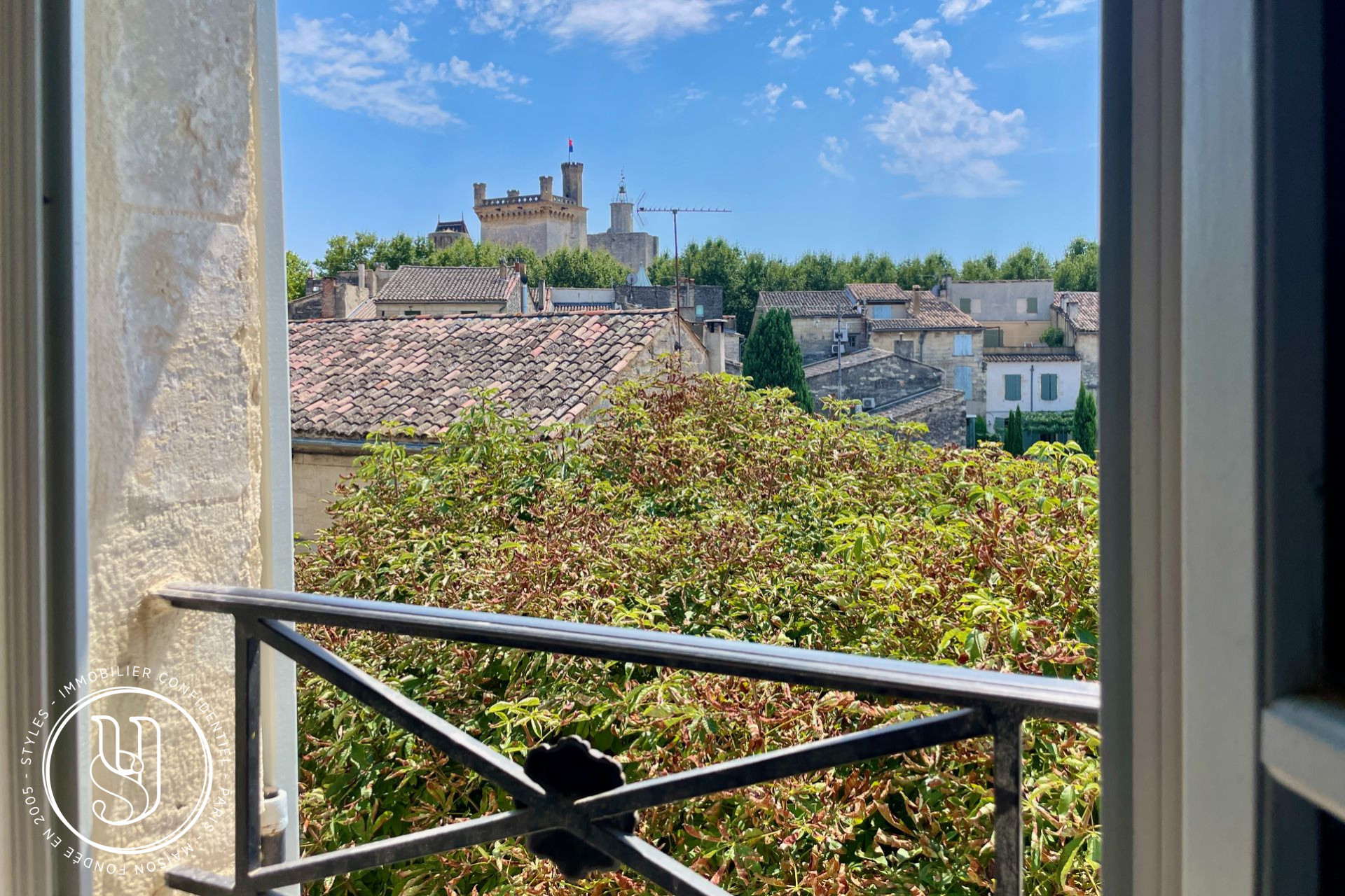 Uzès - center, sold by S T Y L E S, elevator and Duchy views - image 3