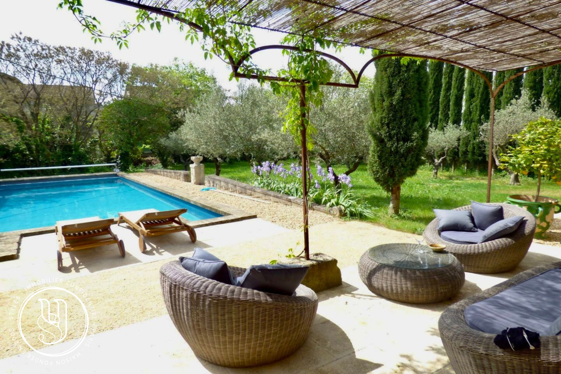 Uzès - in the countryside, peaceful, the sweet life - image 3