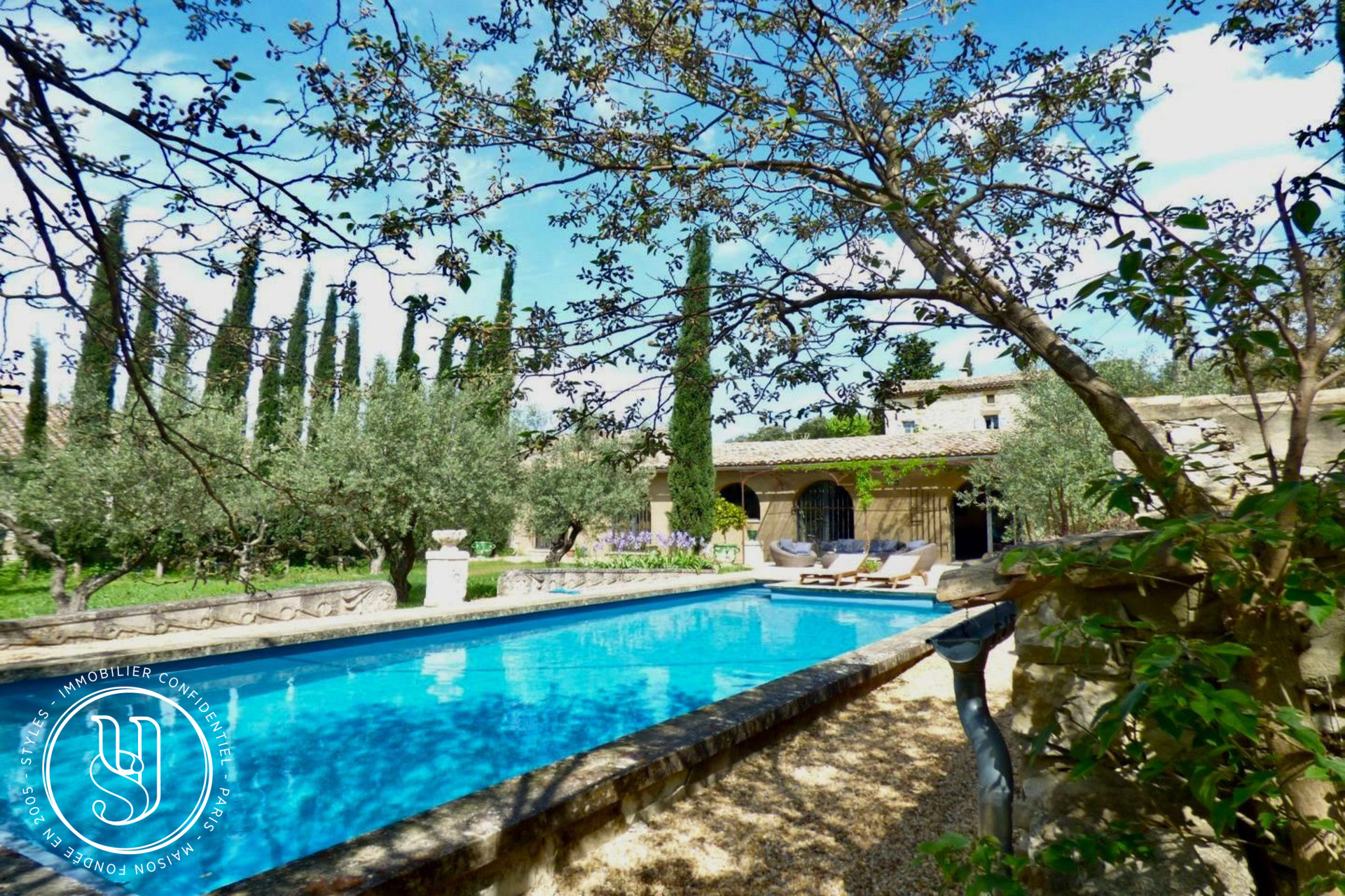 Uzès - in the countryside, peaceful, the sweet life - image 1