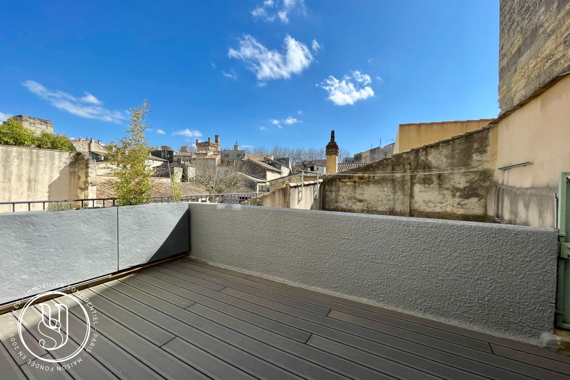 Uzès - historical center, terrace, views and garage - image 7