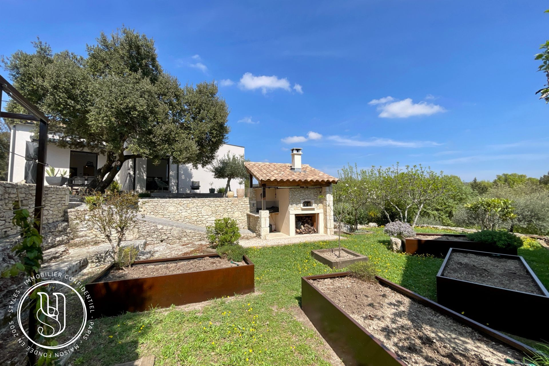 Uzes - proche centre, une situation magique ! - image 12