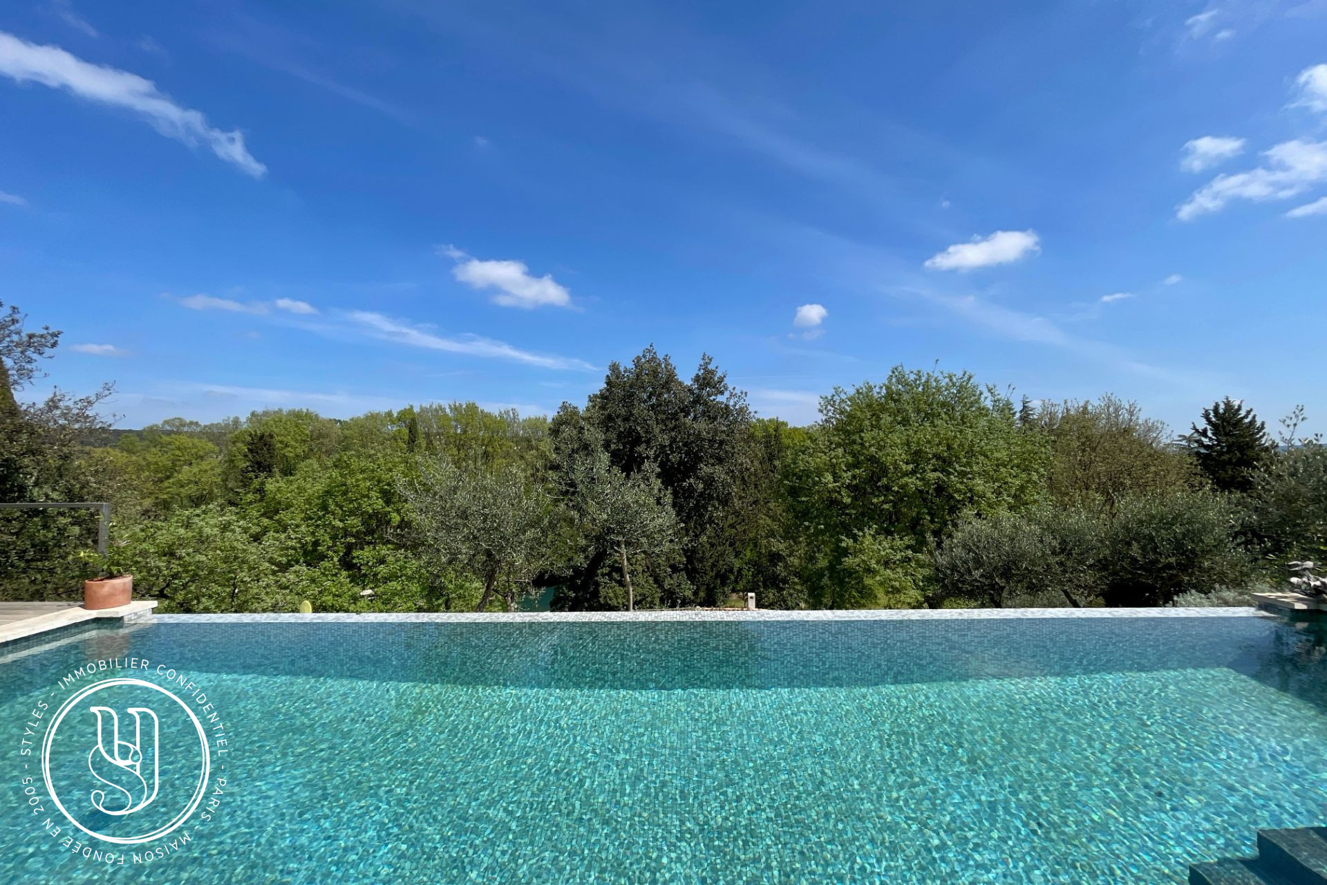 Uzes - proche centre, une situation magique ! - image 13